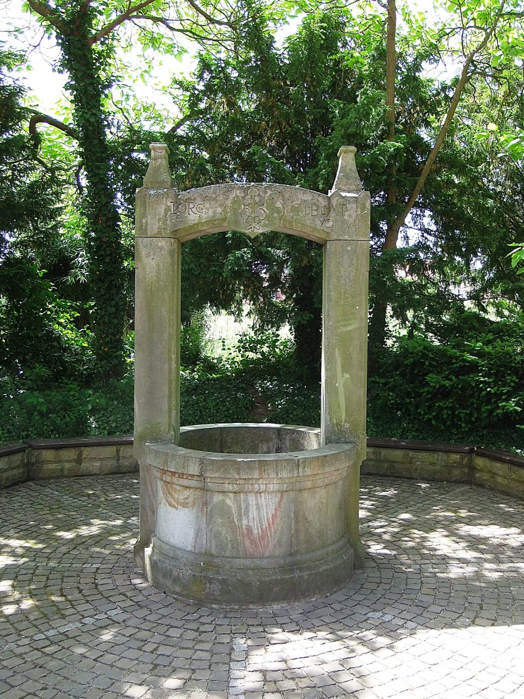 Nachbildung eines historischen Brunnens