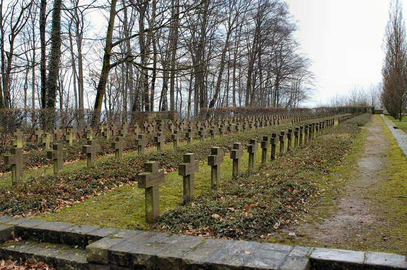 Datei:Heidelberg Ehrenfriedhof 02.jpg