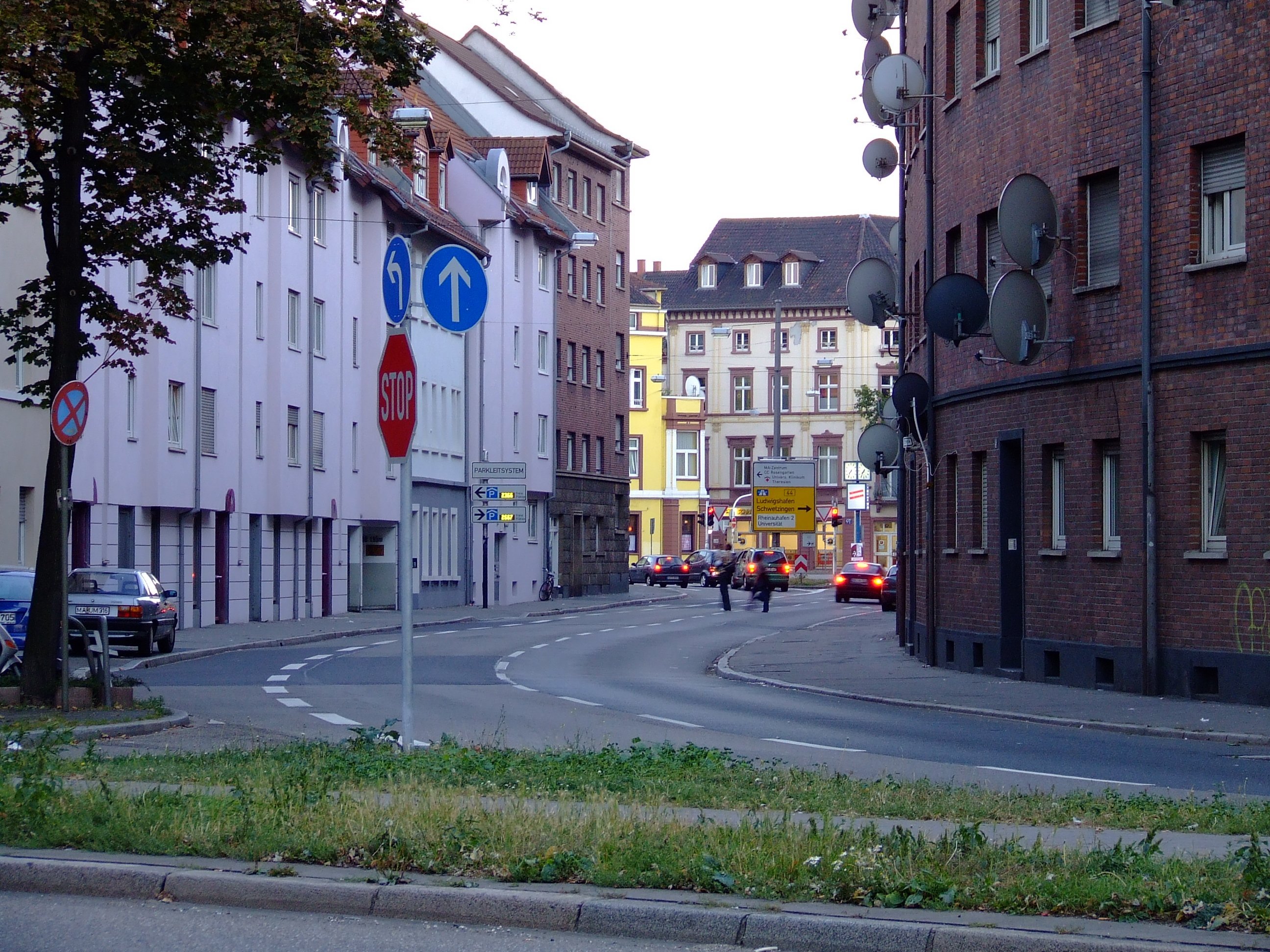 Blick durch die Dalbergstraße Richtung Luisenring