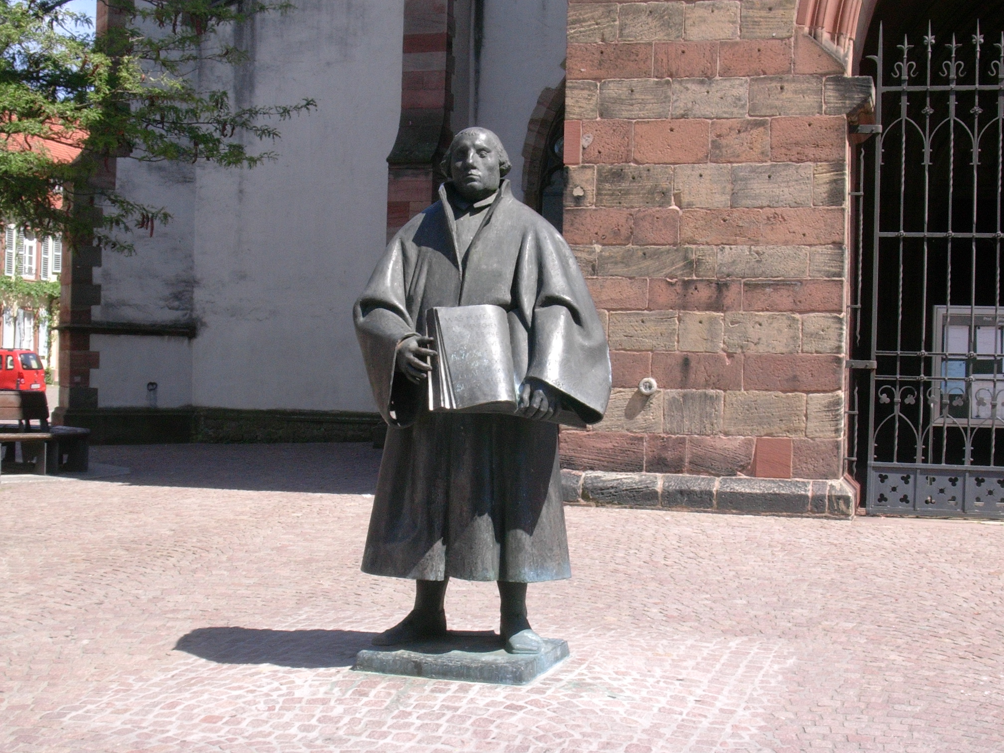 Statue Martin Luthers auf dem Siftsplatz