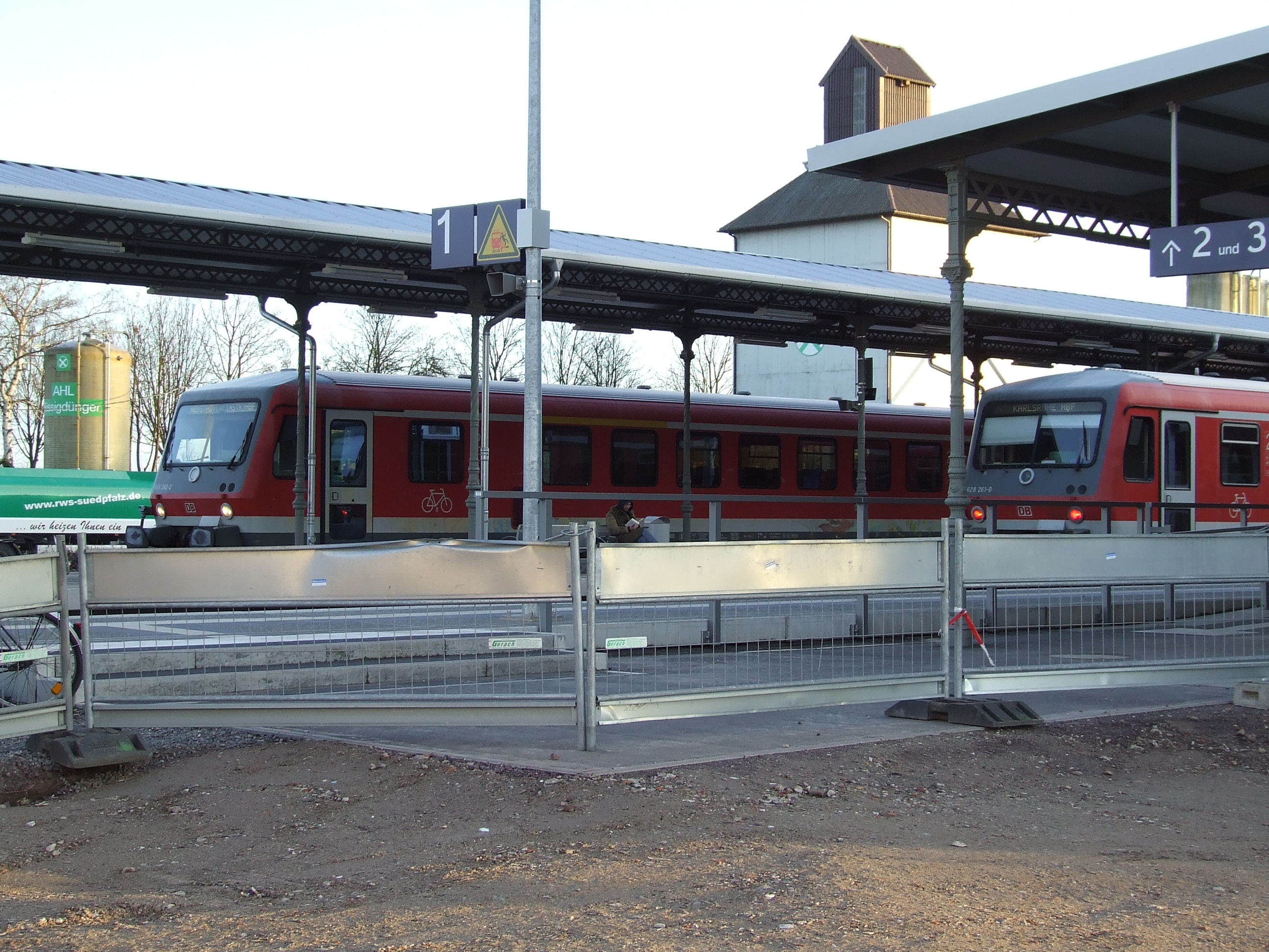 Datei:Winden Bahnhof 3.jpg