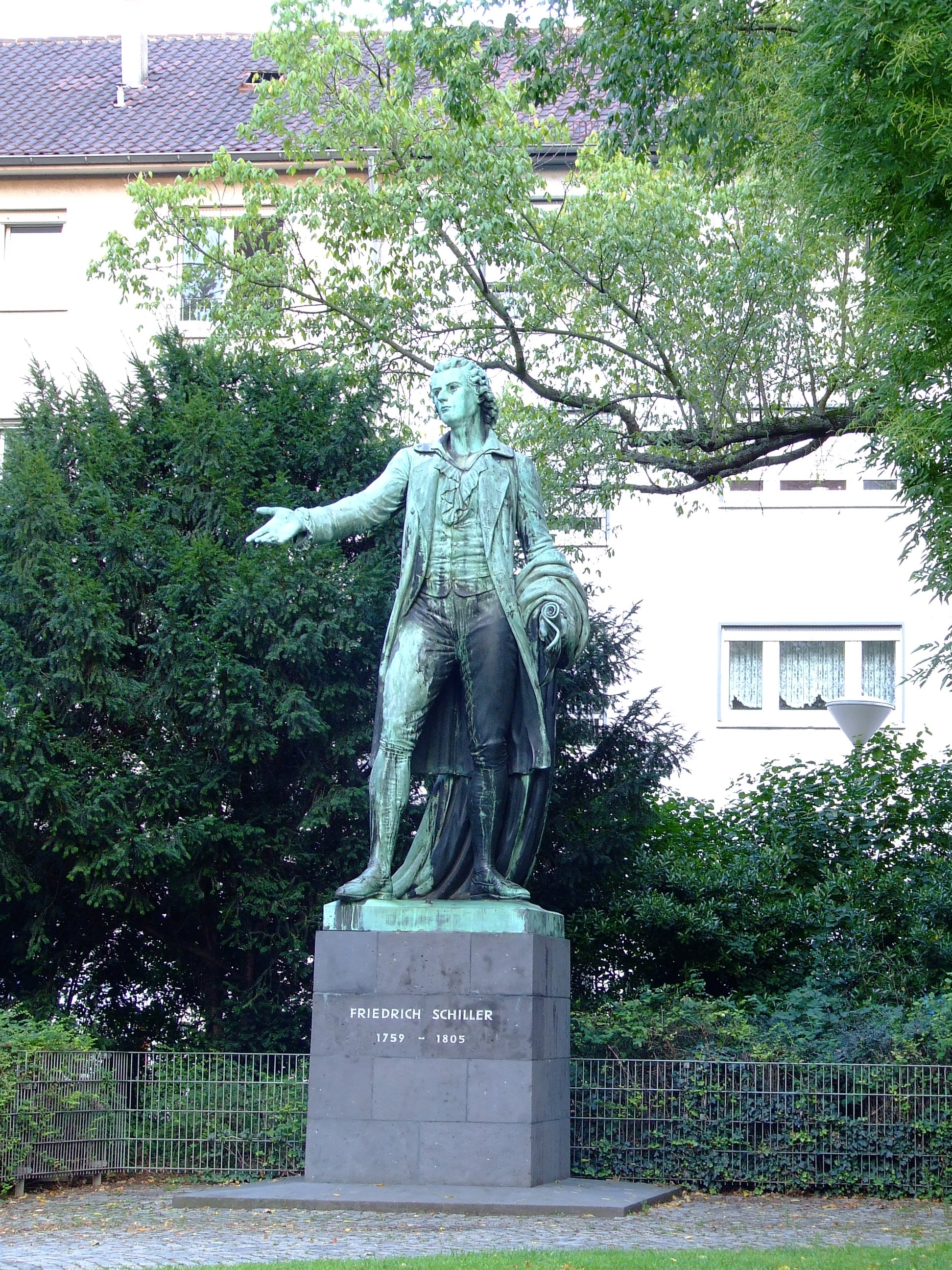 Datei:Mannheim B3 Schillerplatz Schillerdenkmal 1.jpg