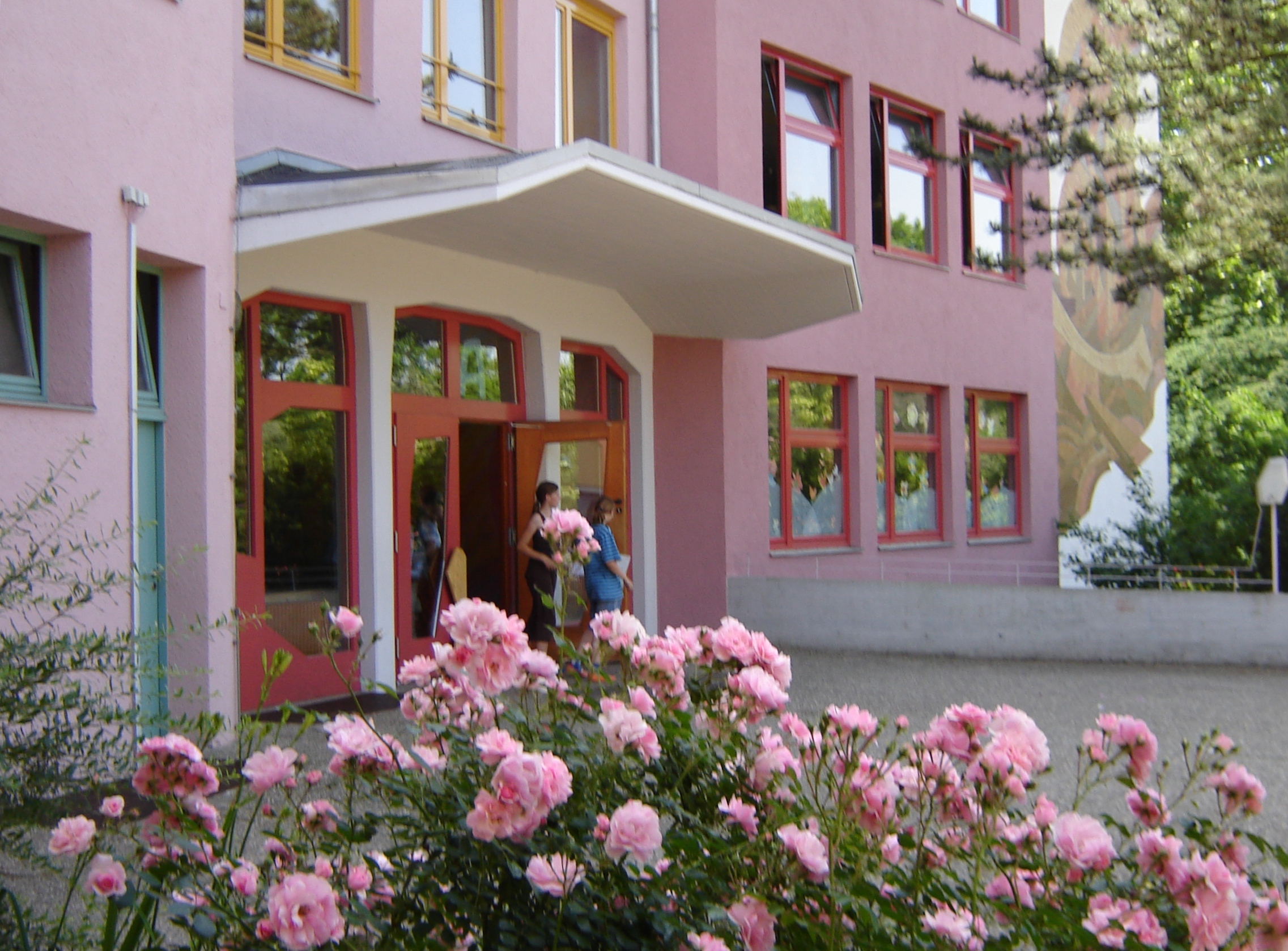Eingangsbereich des A-Hauses der Freien Waldorfschule Mannheim 20070525.jpg