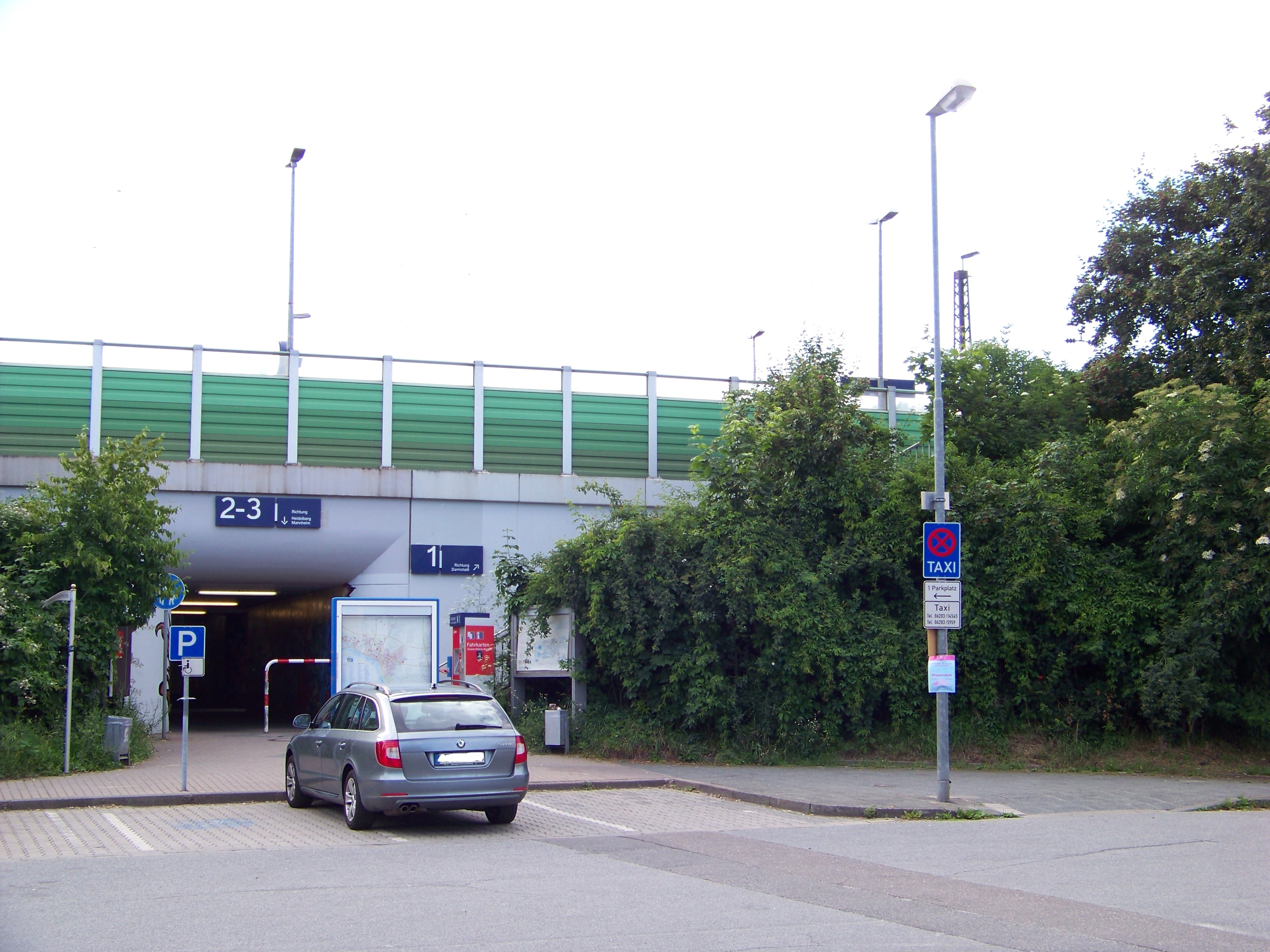 Datei:Ladenburg Bahnhof.jpg