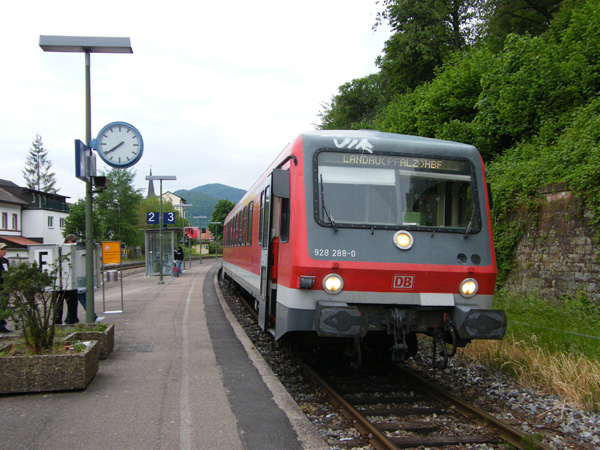 Gleis 3 des Bahnhofs Annweiler