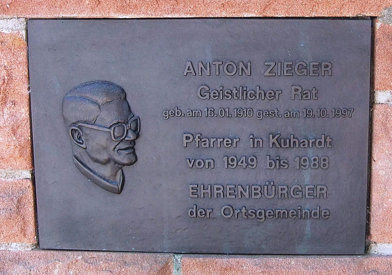 Datei:Gedenktafel Anton Zieger Kuhardt.JPG