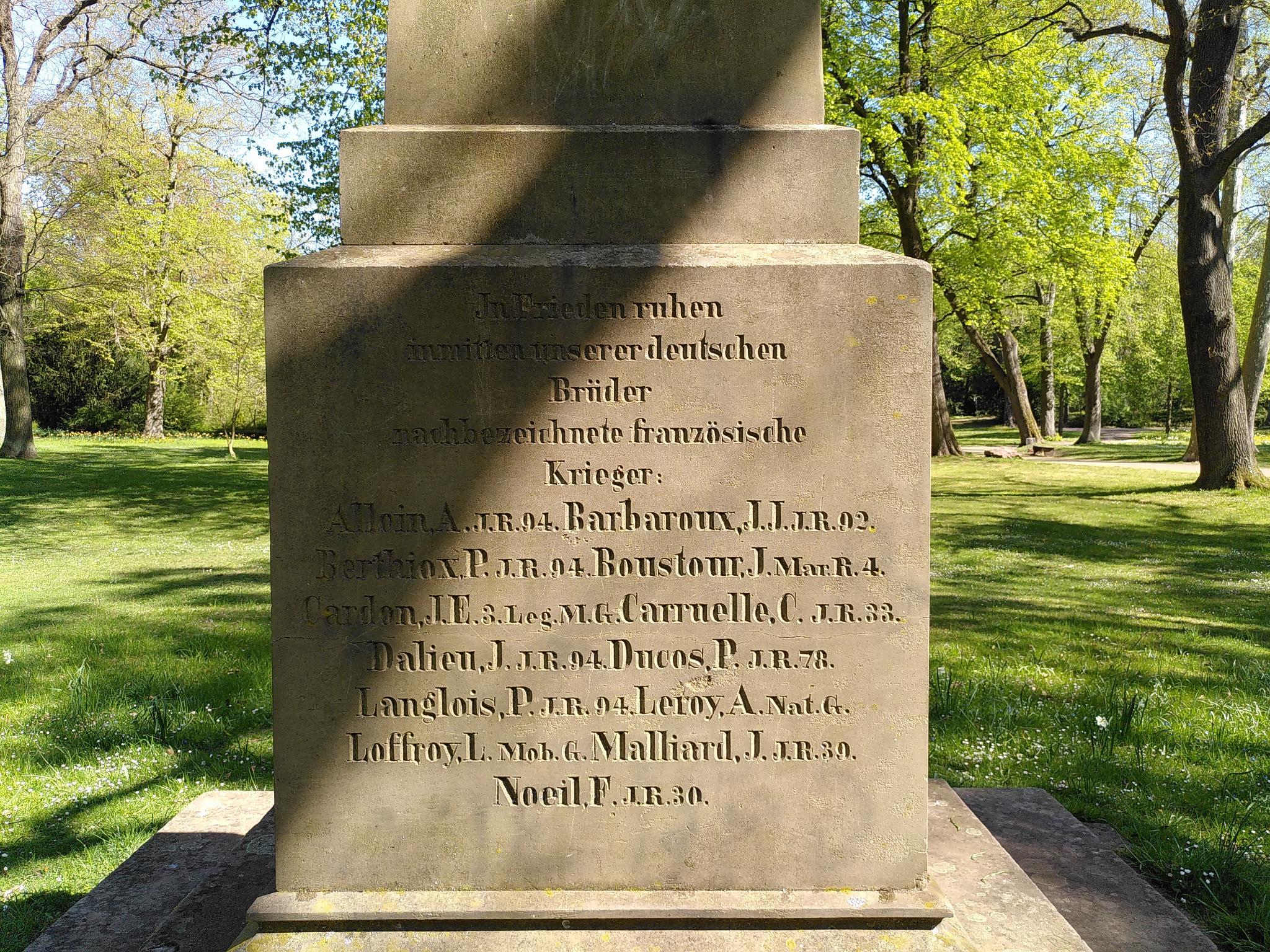 Inschrift am Kriegerdenkmal