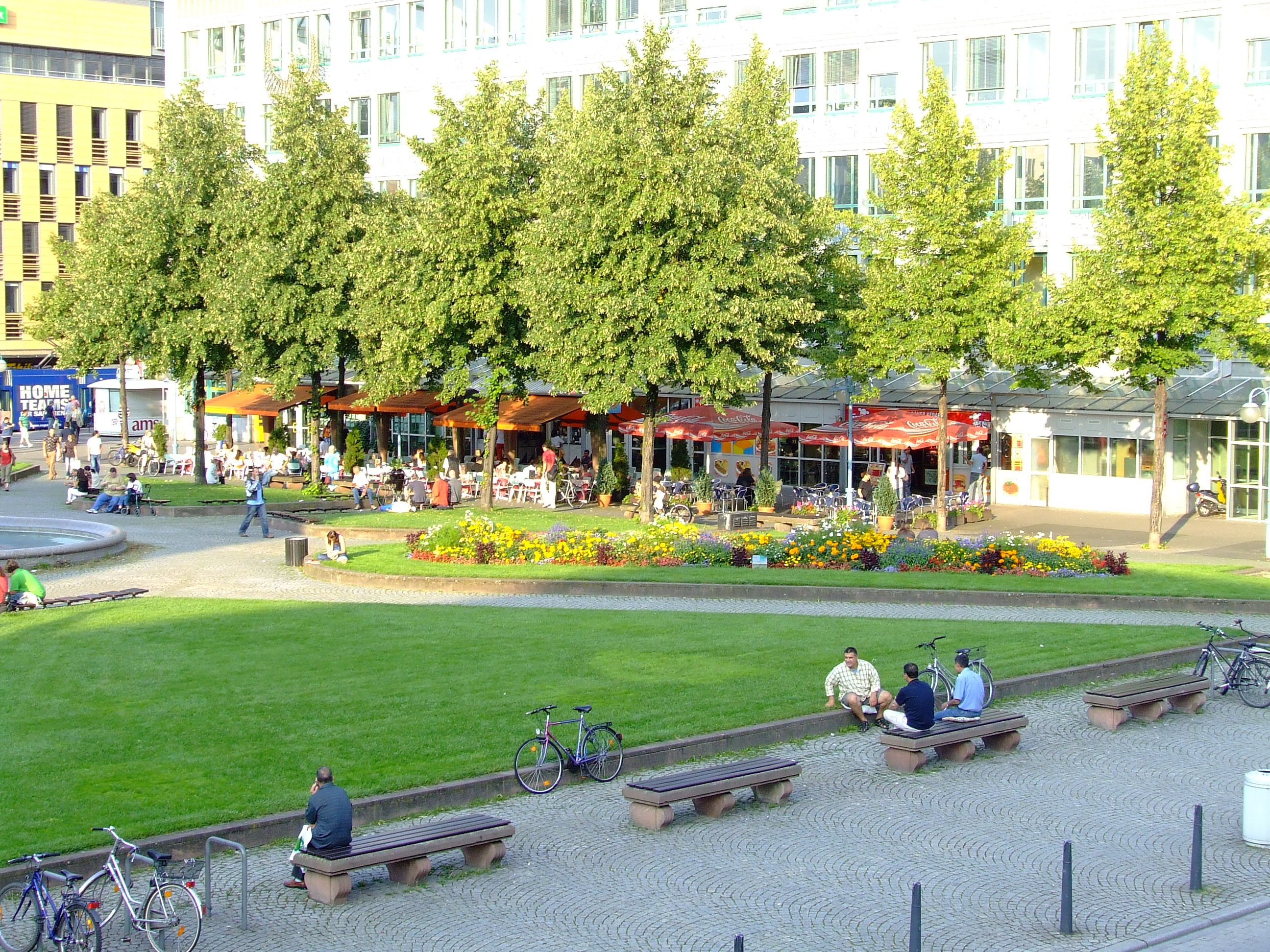 Datei:Mannheim Paradeplatz 1.jpg