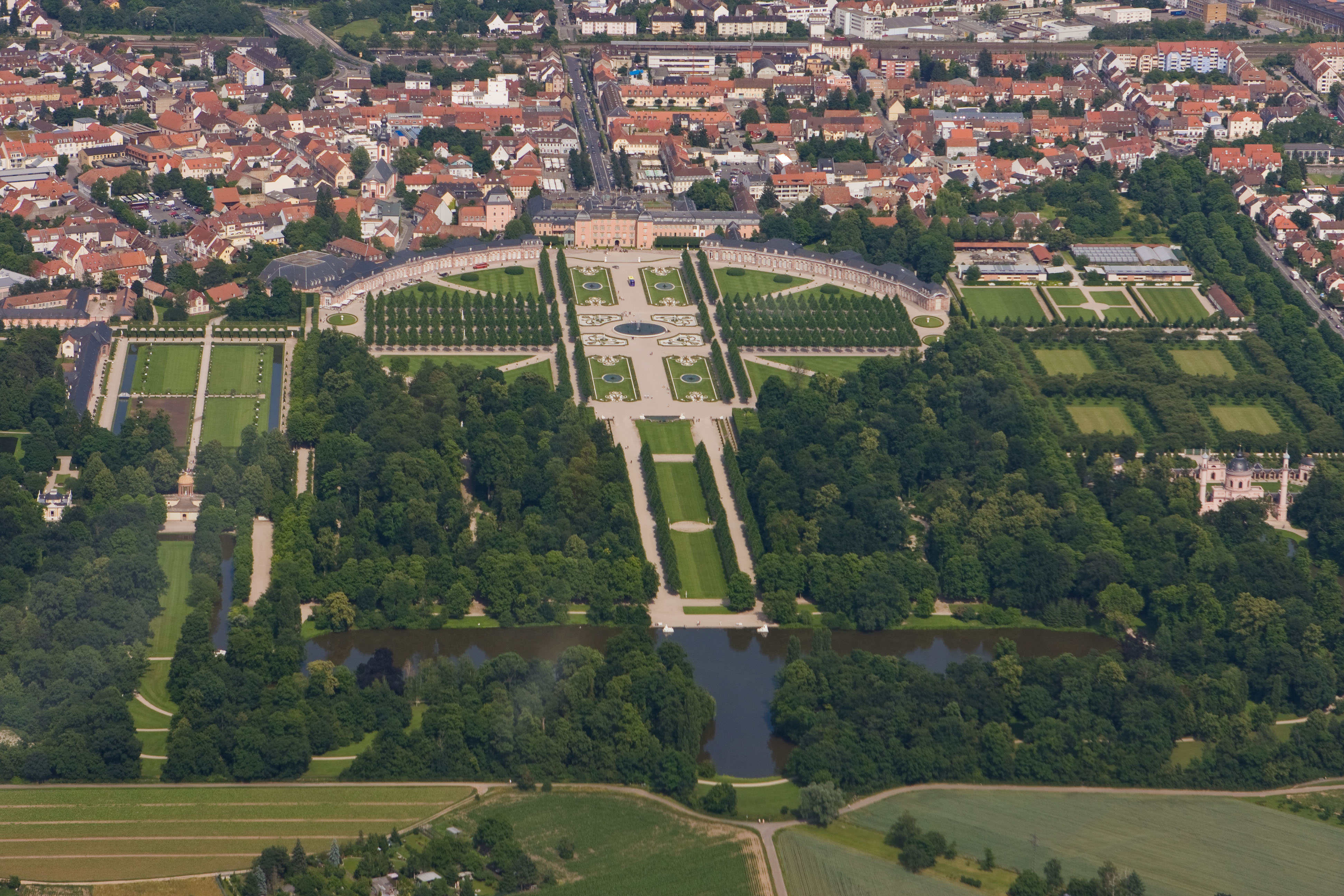 Datei:Luftaufnahme Schwetzingen Schloss 1.jpg