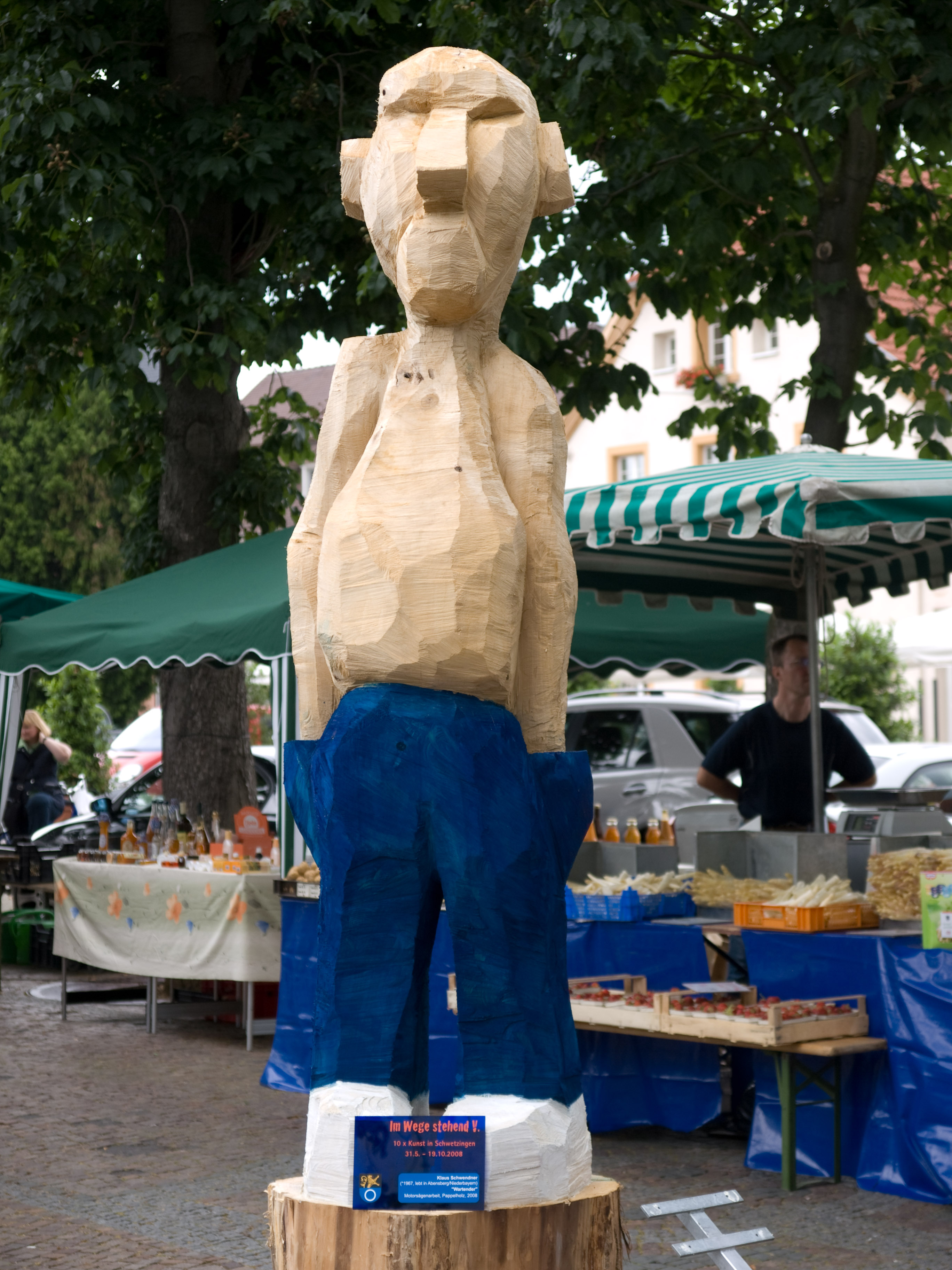 Skulptur "Wartender" bei einer Kunstausstellung in Schwetzingen 2008