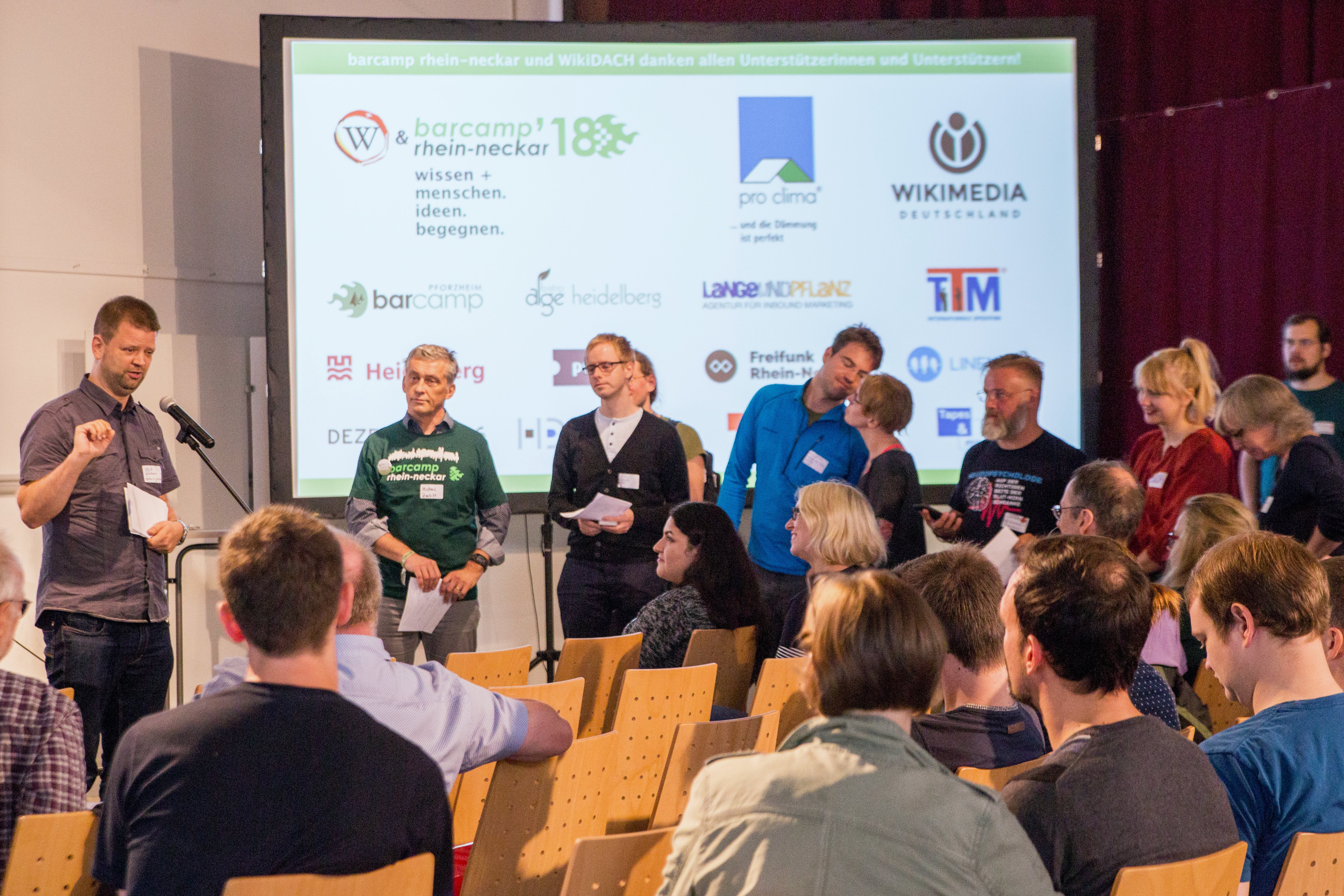 Datei:Barcamp-Rhein-Neckar-WikiDach-2018-Heidelberg-Sessionplanung-01.jpg