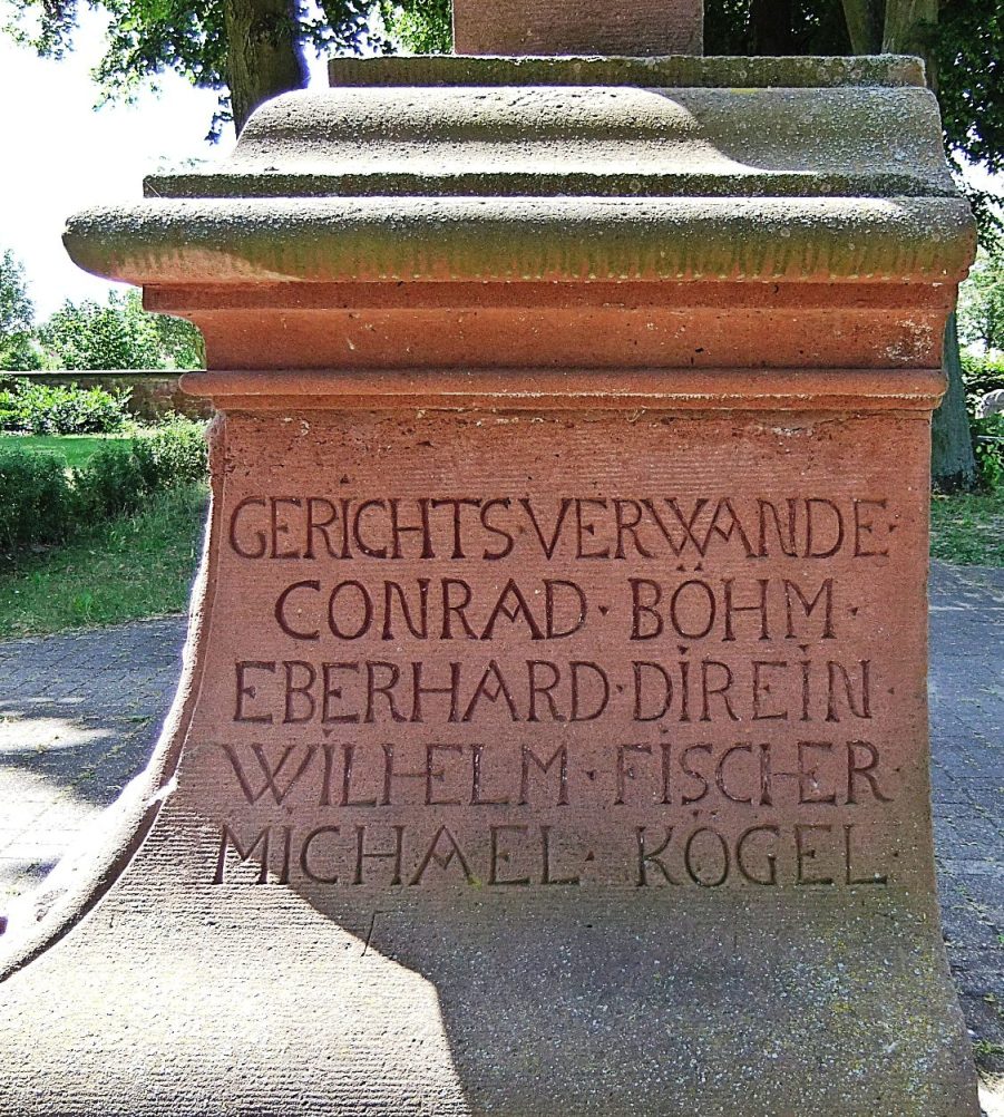 Datei:Friedhofkreuz Hördt 02.JPG