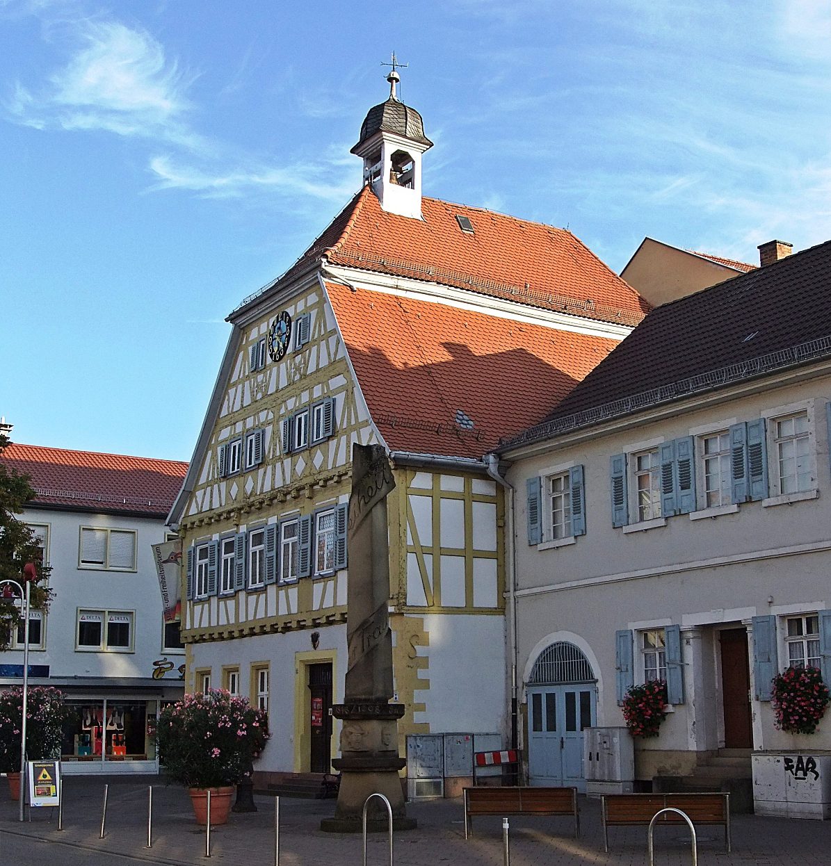 Datei:Altes Rathaus Sinsheim.JPG