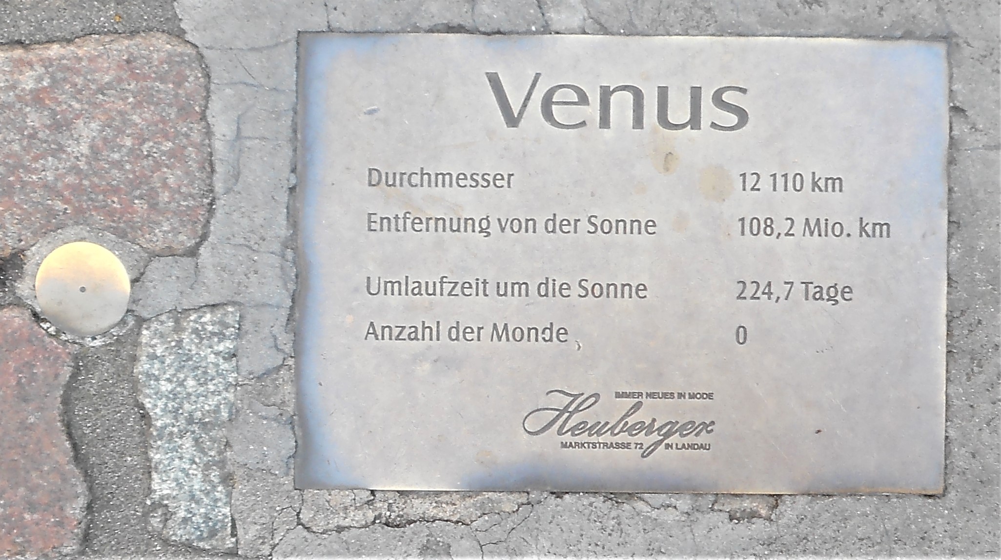 Datei:Planetenweg Landau Venus.jpg