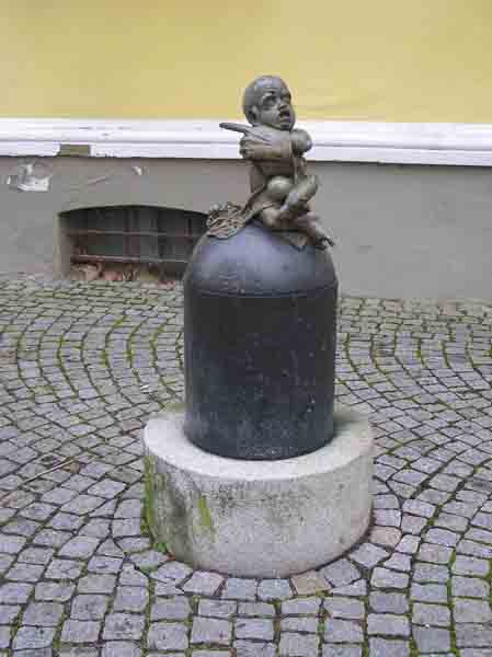 Eichtersheim Heckerhaus Skulptur von Jürgen Goertz
