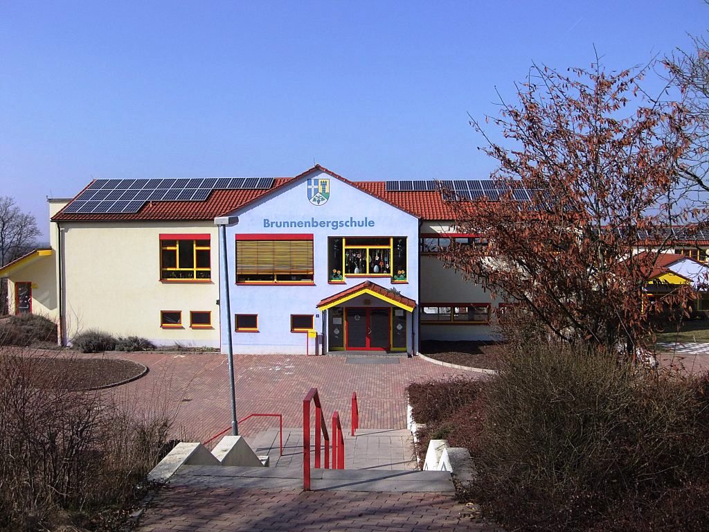 Datei:Brunnenbergschule Malschenberg.JPG