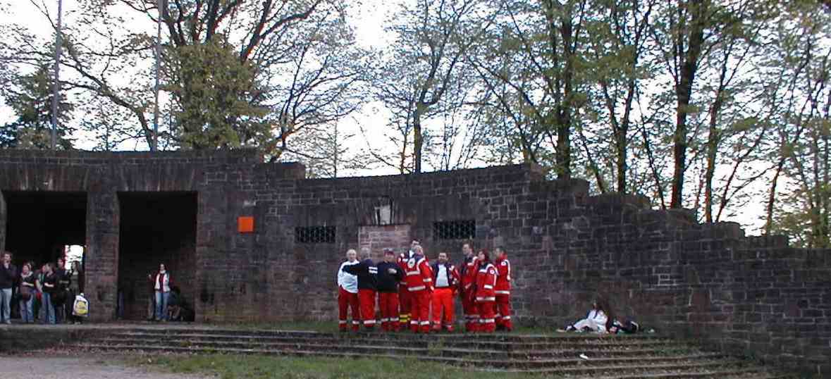 Walpurgisnacht Die Einsatzkräfte der Bereitschaft vom Roten Kreuz 200604301827.jpg