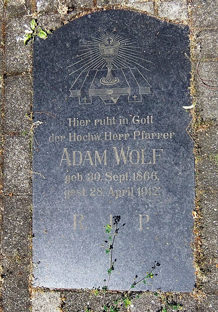 Datei:Adam Wolf Grabstein Hördt.JPG