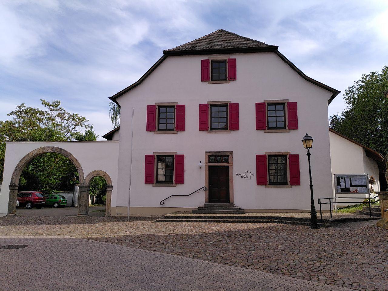 Datei:Ernst-Gutting-Haus Offenbach.jpg