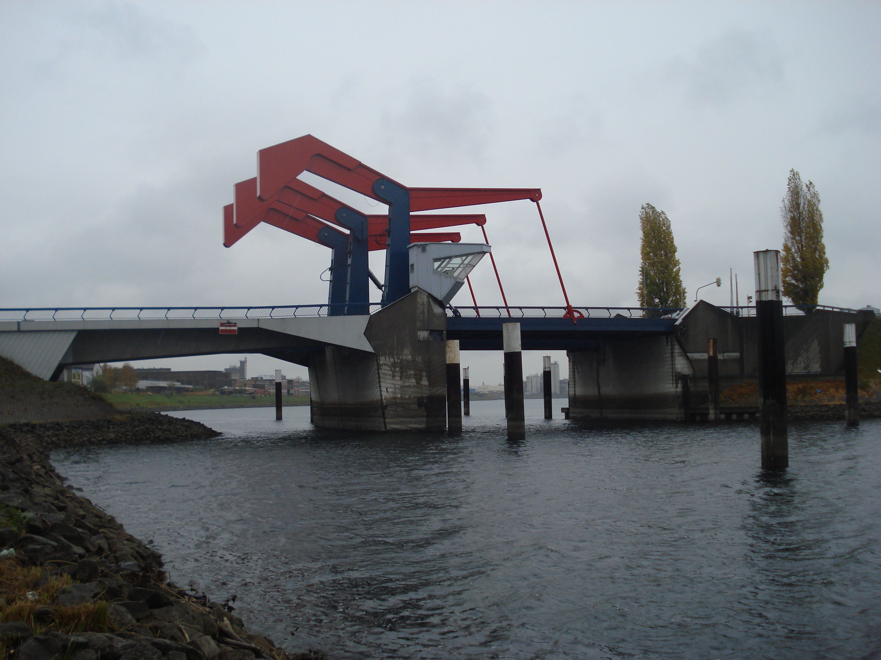 Datei:Diffené-Brücke Mannheim 01.jpg