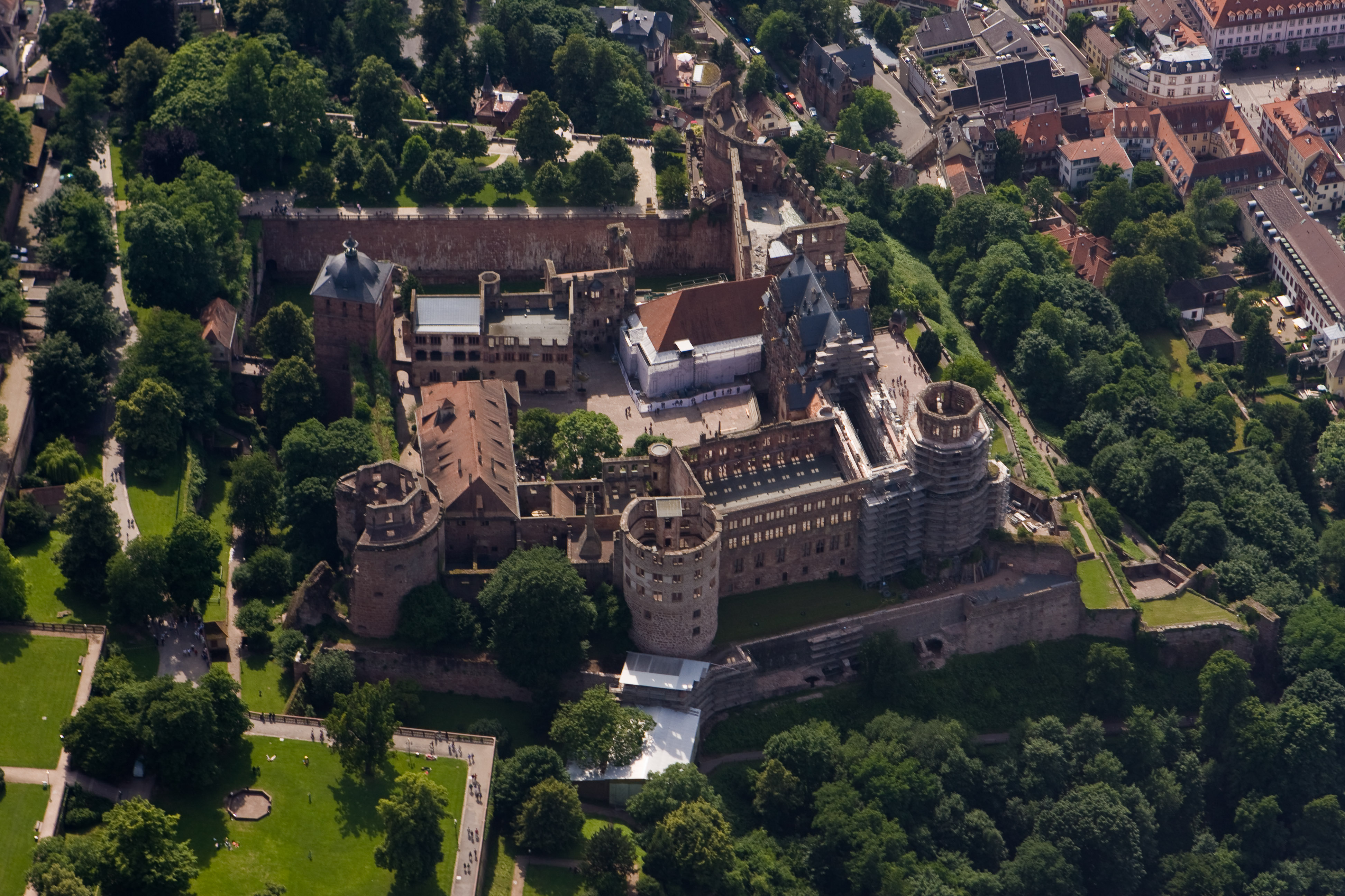 Datei:Luftaufnahme Heidelberger Schloss.jpg