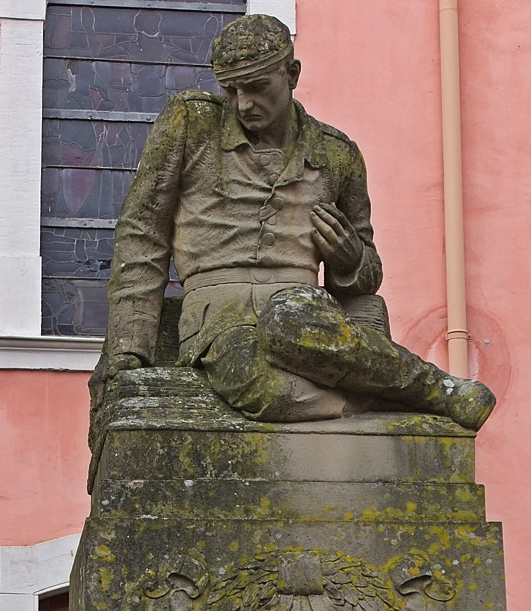 Soldat auf dem Denkmal