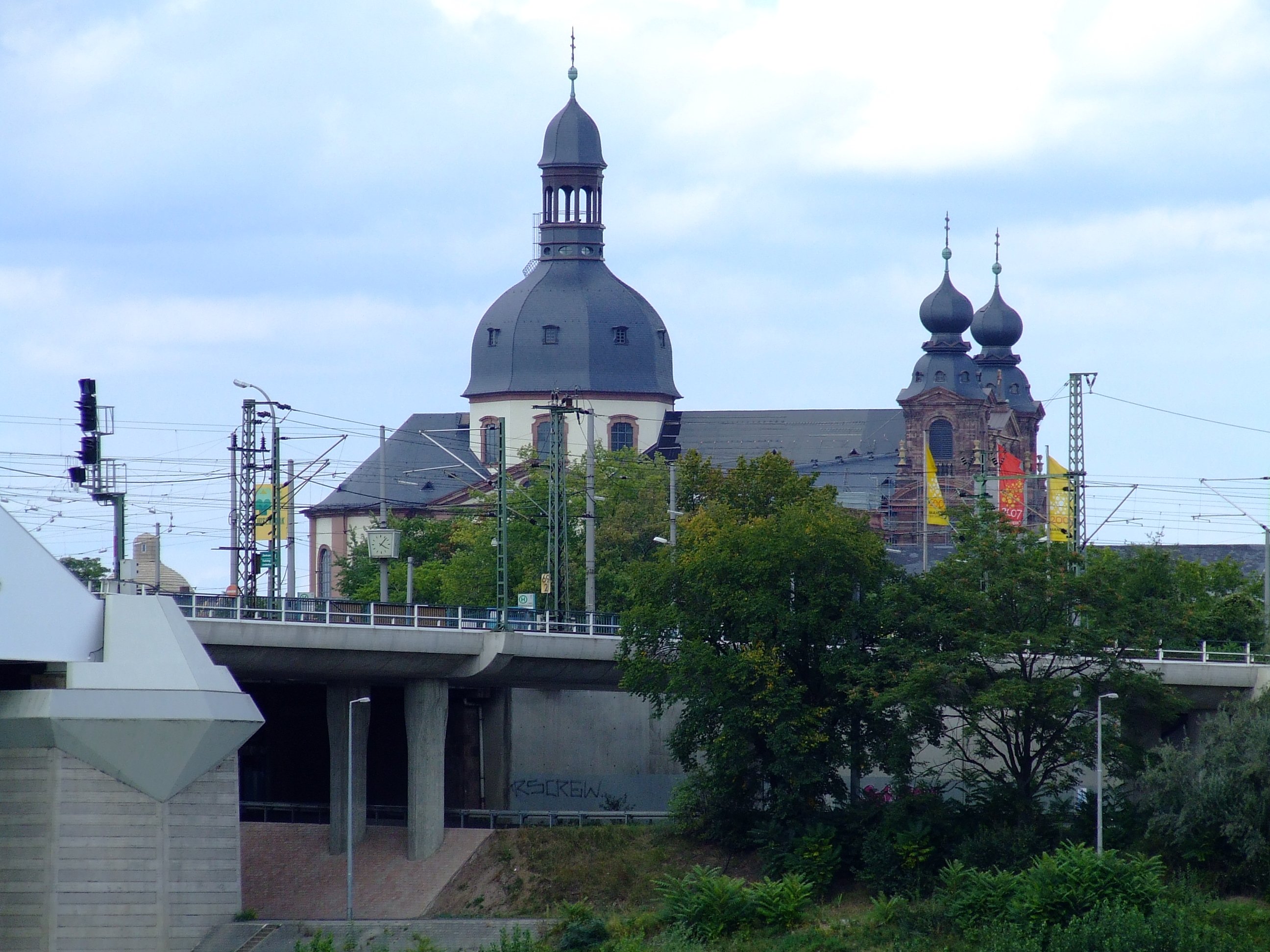 Datei:Mannheim Jesuitenkirche A4 von LU aus.jpg
