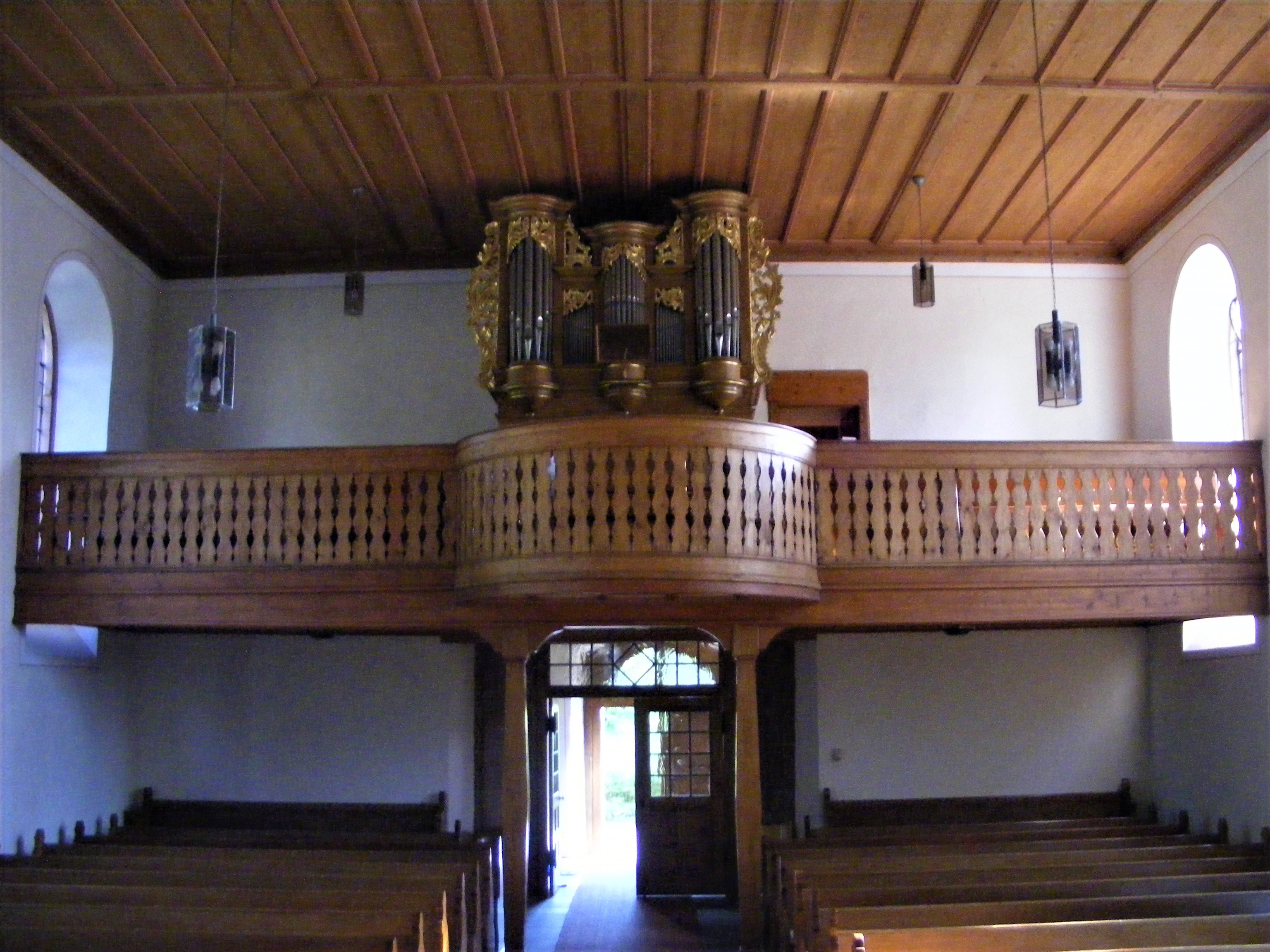 Orgel und Empore