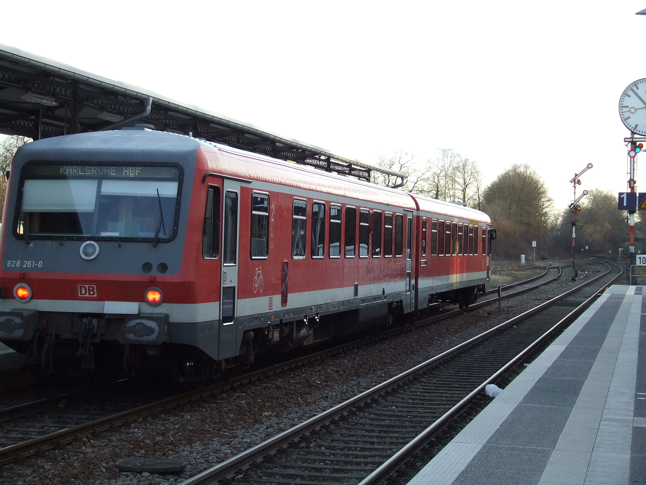 Datei:Winden Bahnhof 5.jpg