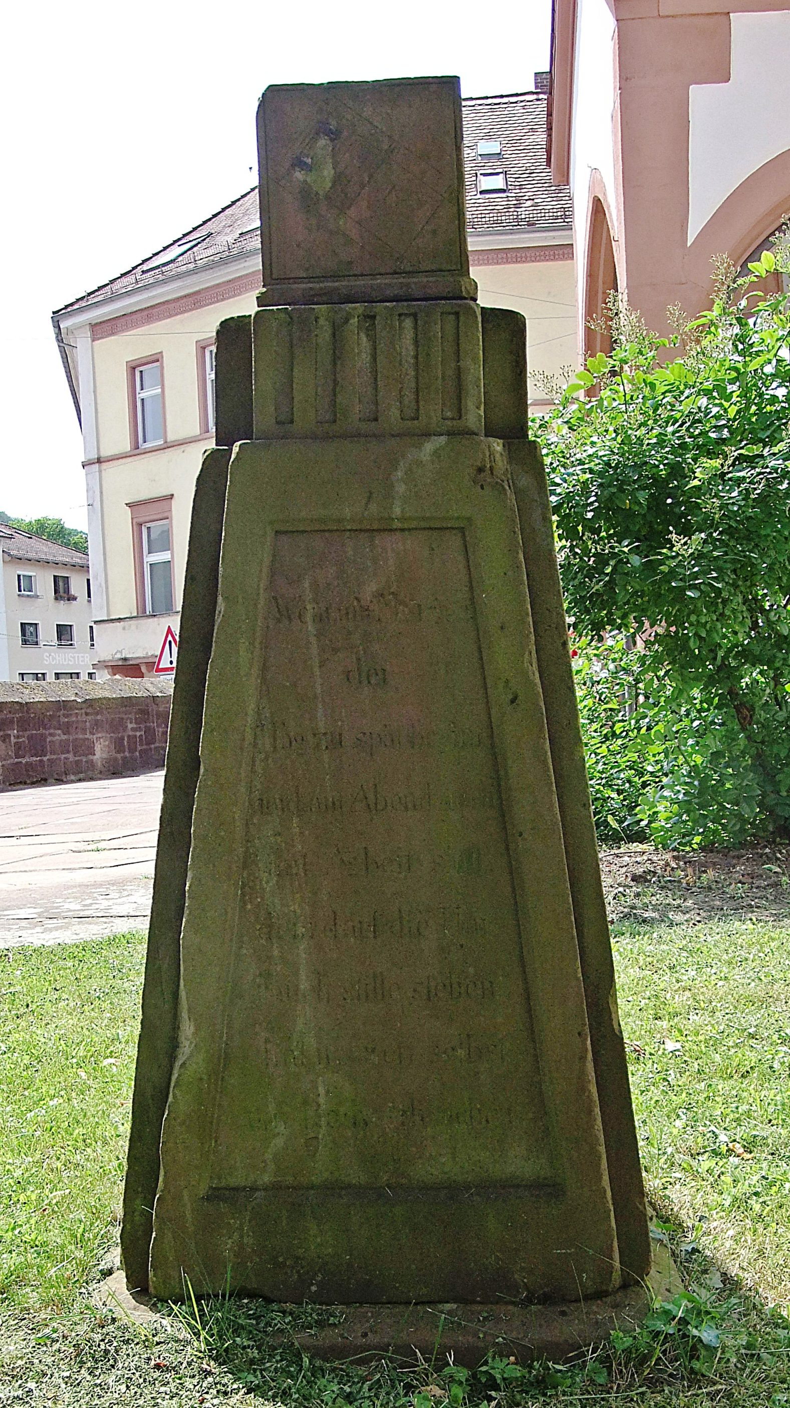 Datei:Denkmal Ulrichskirche Neckargemünd 04.JPG