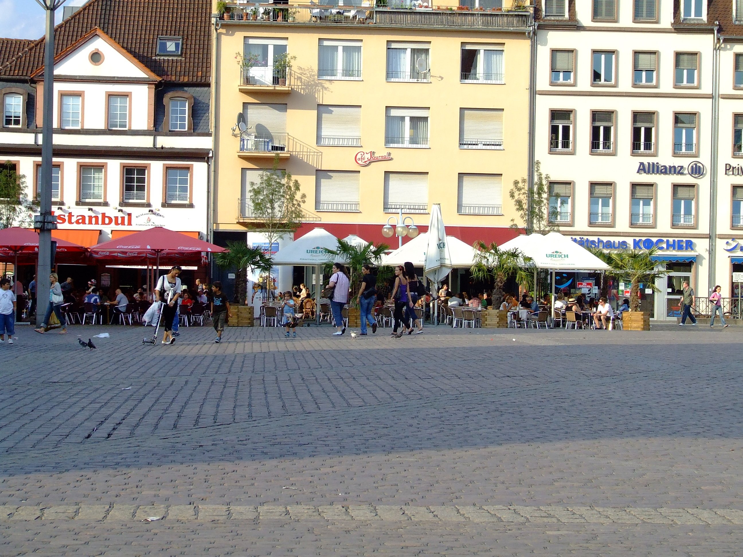 Datei:Mannheim Marktplatz Cafe Journal 1.jpg
