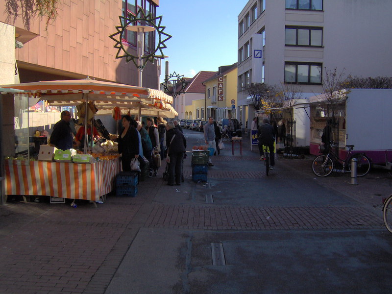 Datei:Wochenmarkt (Viernheim) 2.jpg