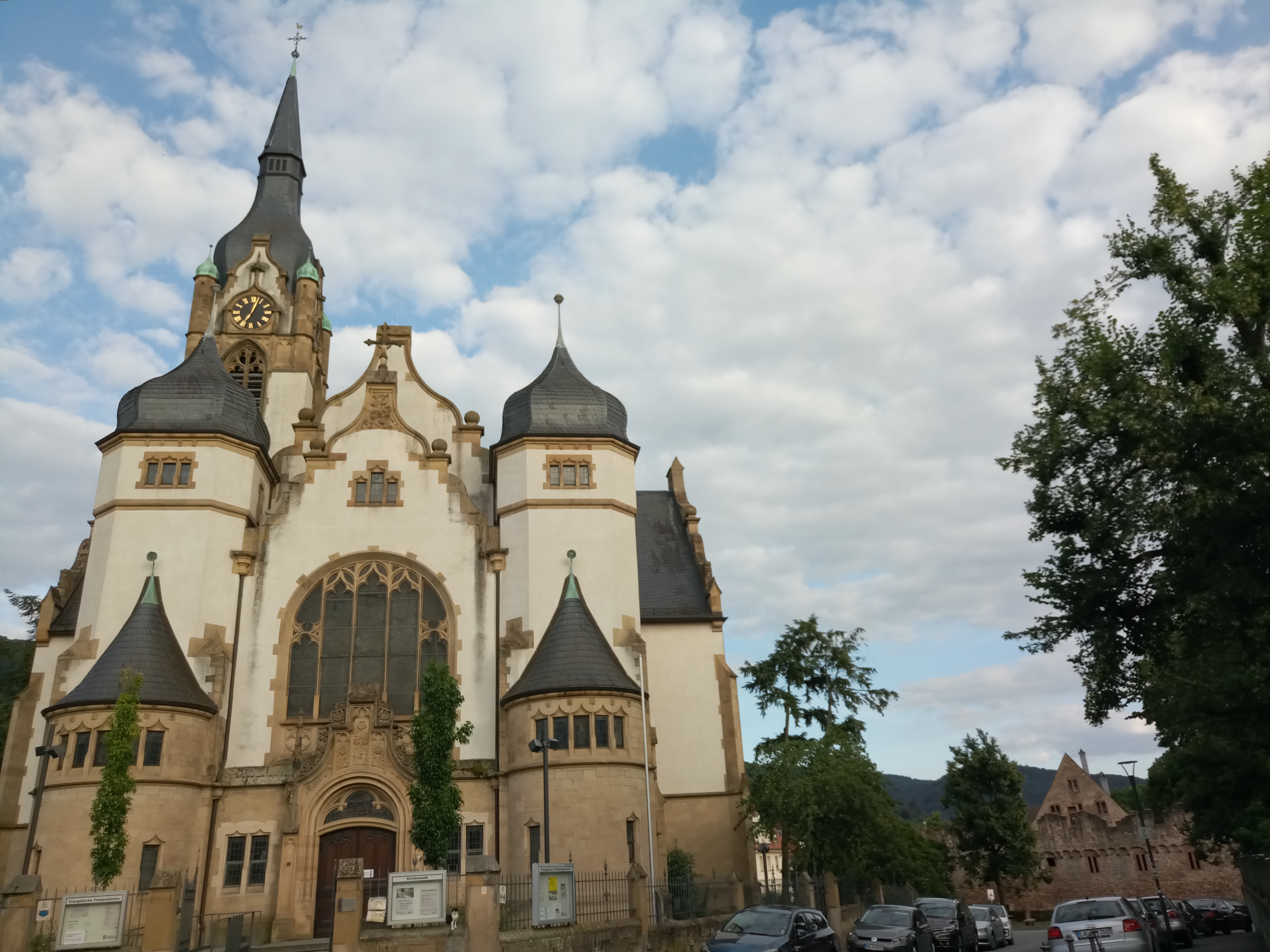 Datei:Friedenskirche-Heidelberg-Handschuhsheim-02.jpg