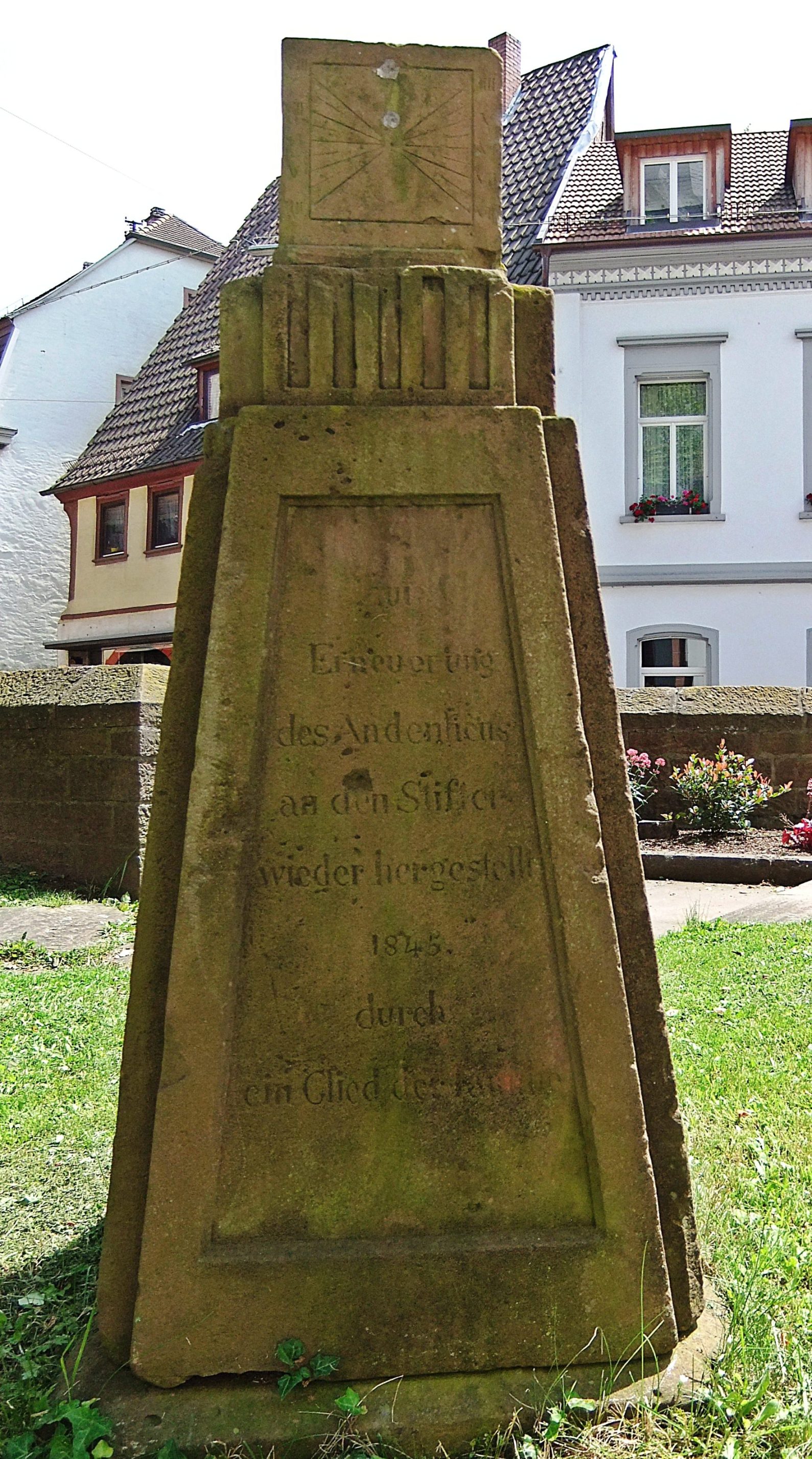 Datei:Denkmal Ulrichskirche Neckargemünd 03.JPG
