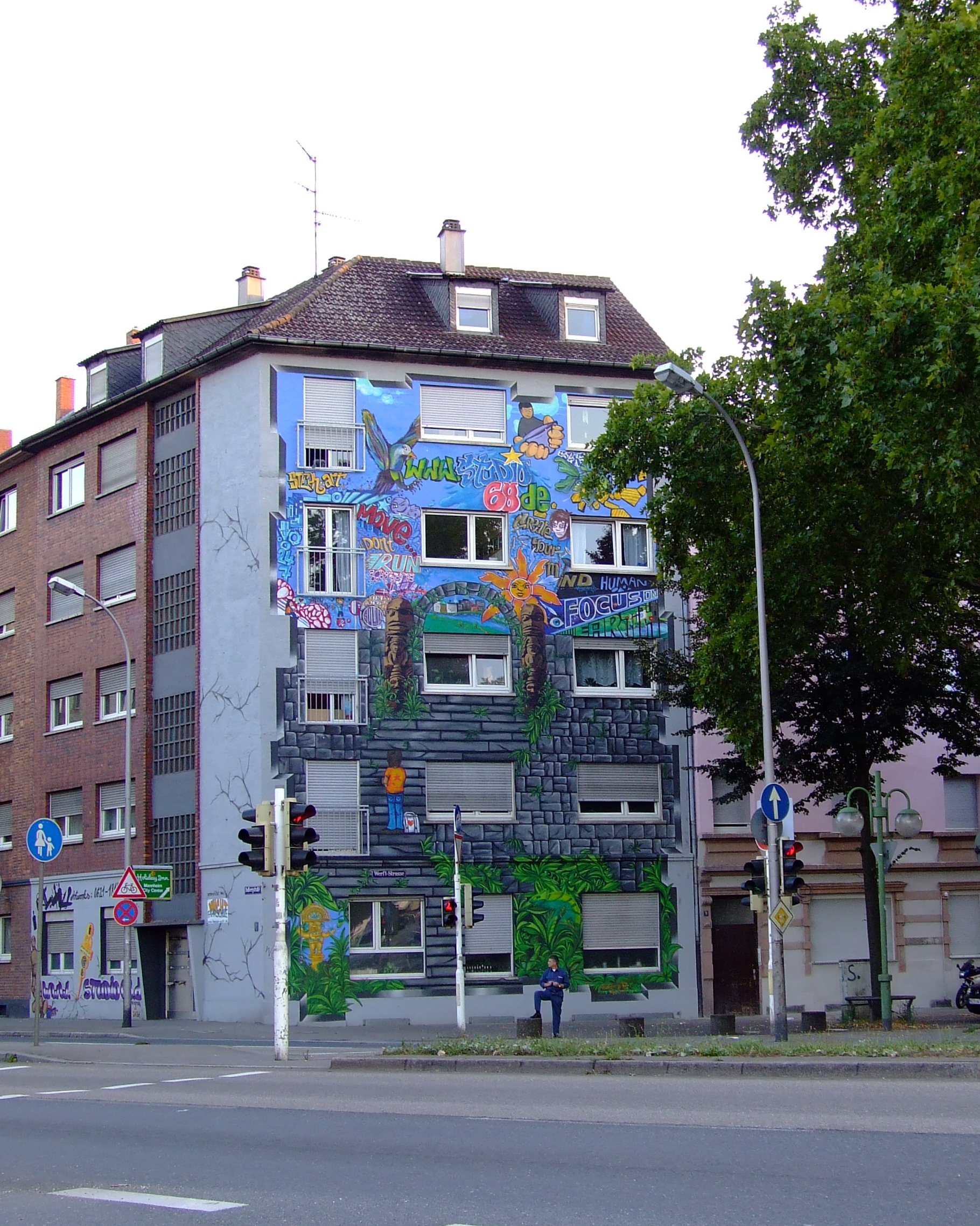 Bemalte Fassade in Mannheim Dalbergstraße Ecke Werftstraße