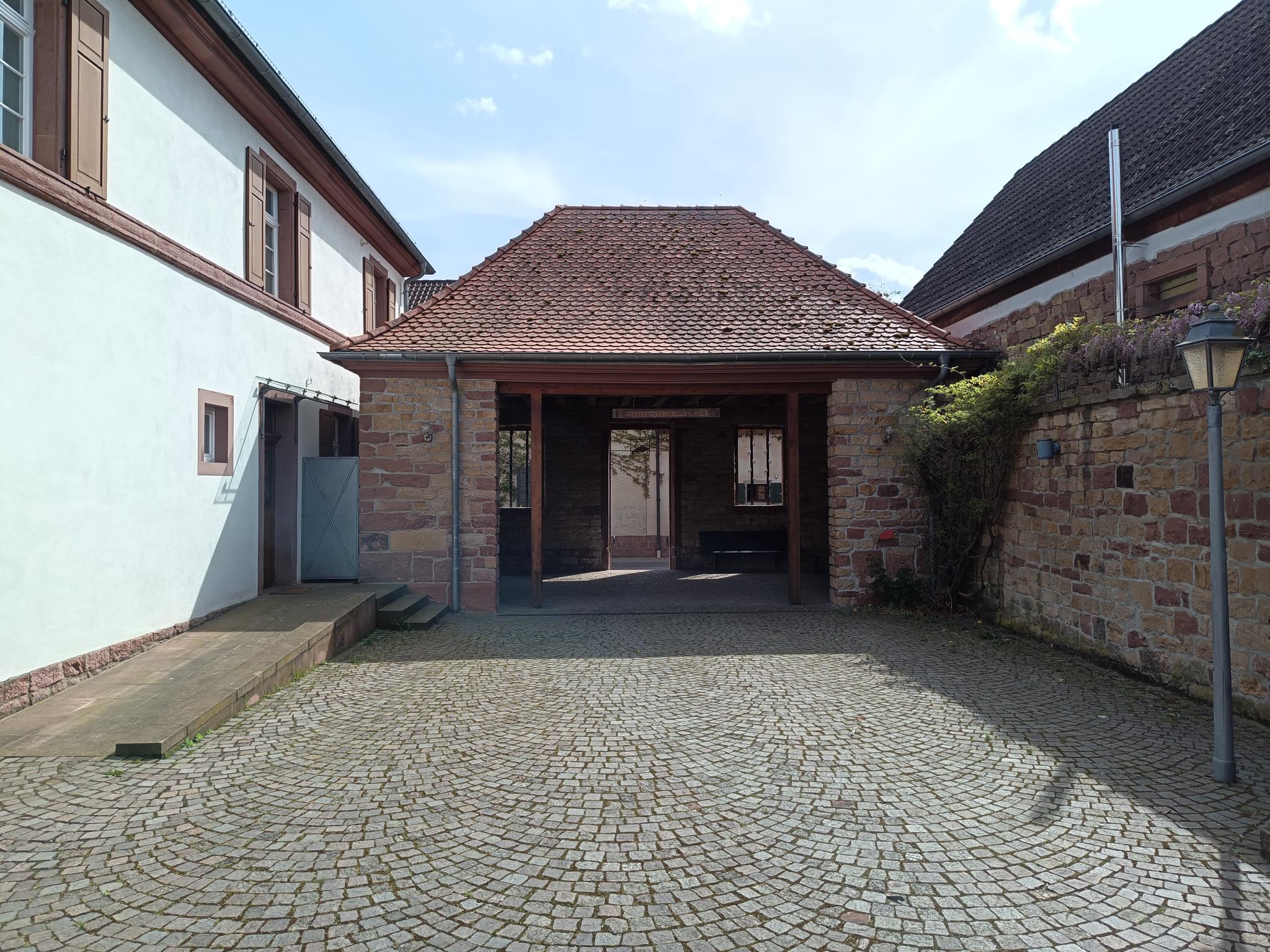 Datei:Dorfgemeinschaftshaus Kleinfischlingen 2.jpeg