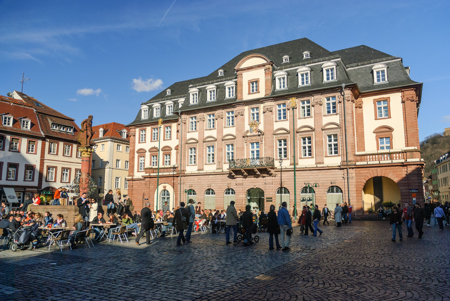 Marktplatz und Rathaus in Heidelberg