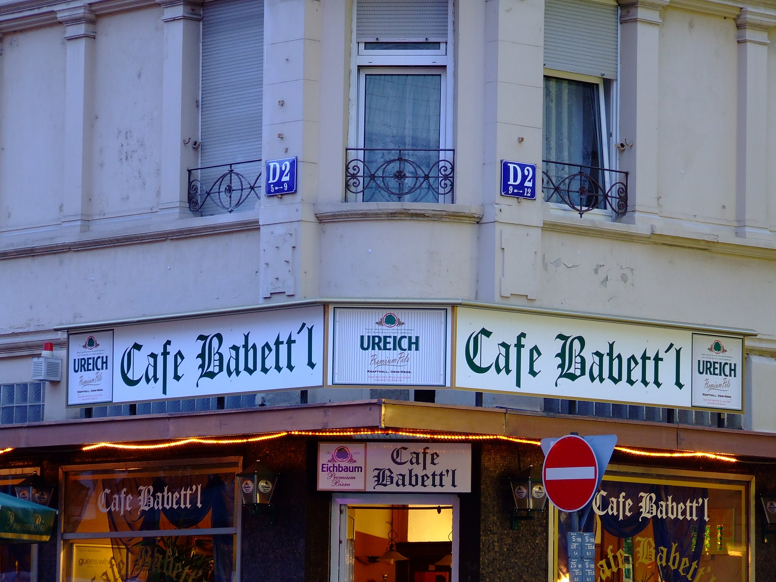 D2, Café Babettl
