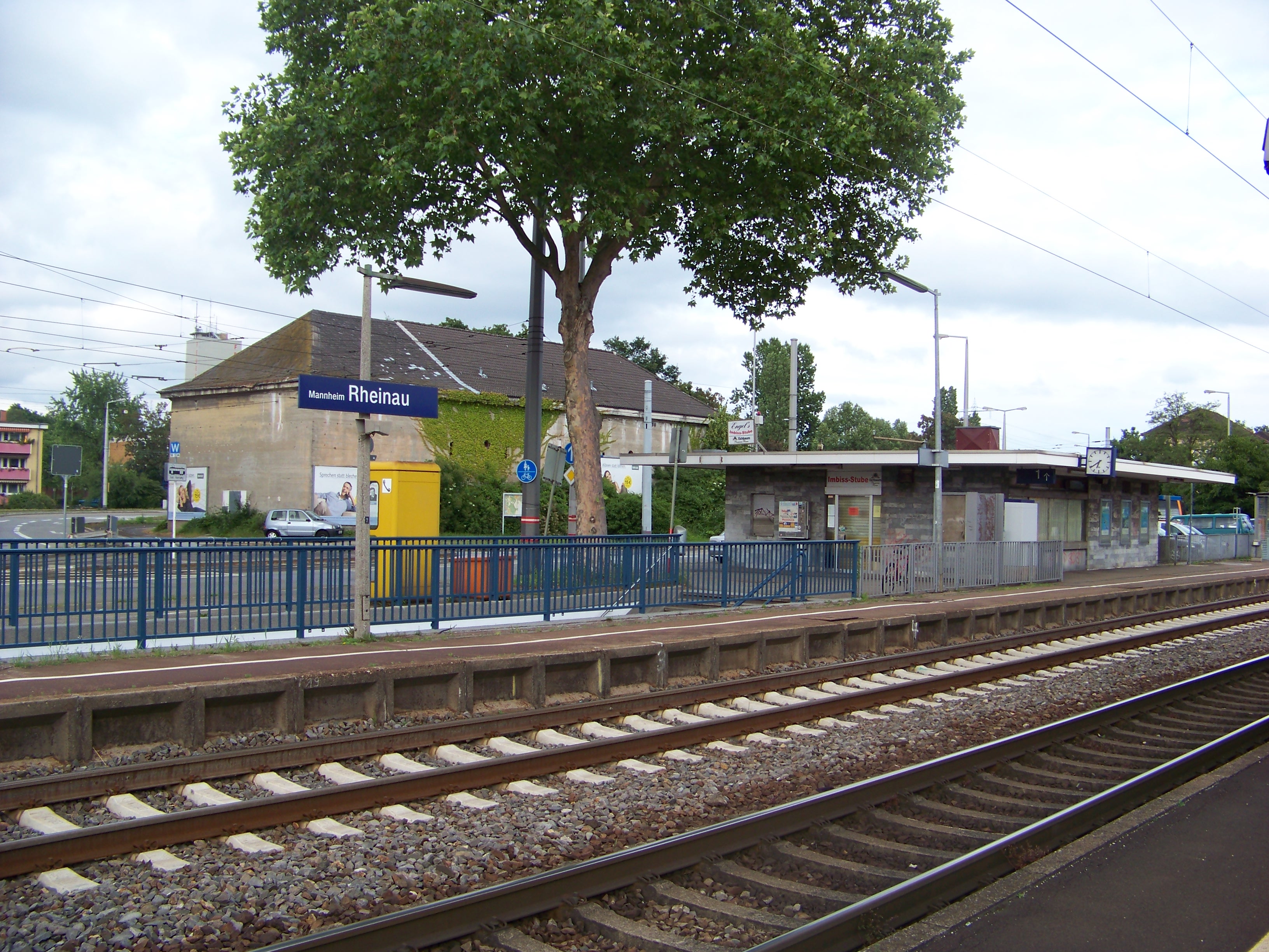 Datei:Mannheim-Rheinau Bahnhof.jpg