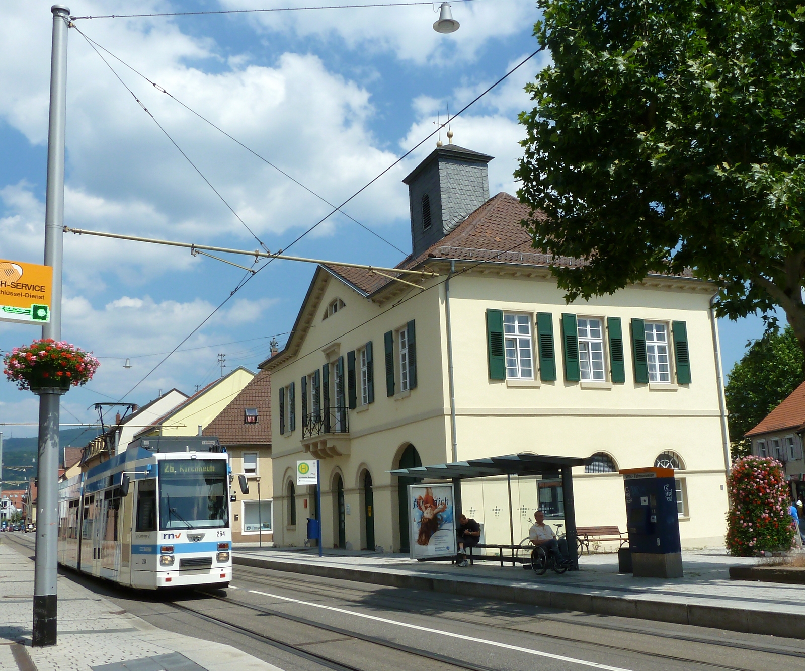 Haltestelle am Rathaus von Heidelberg Kirchheim