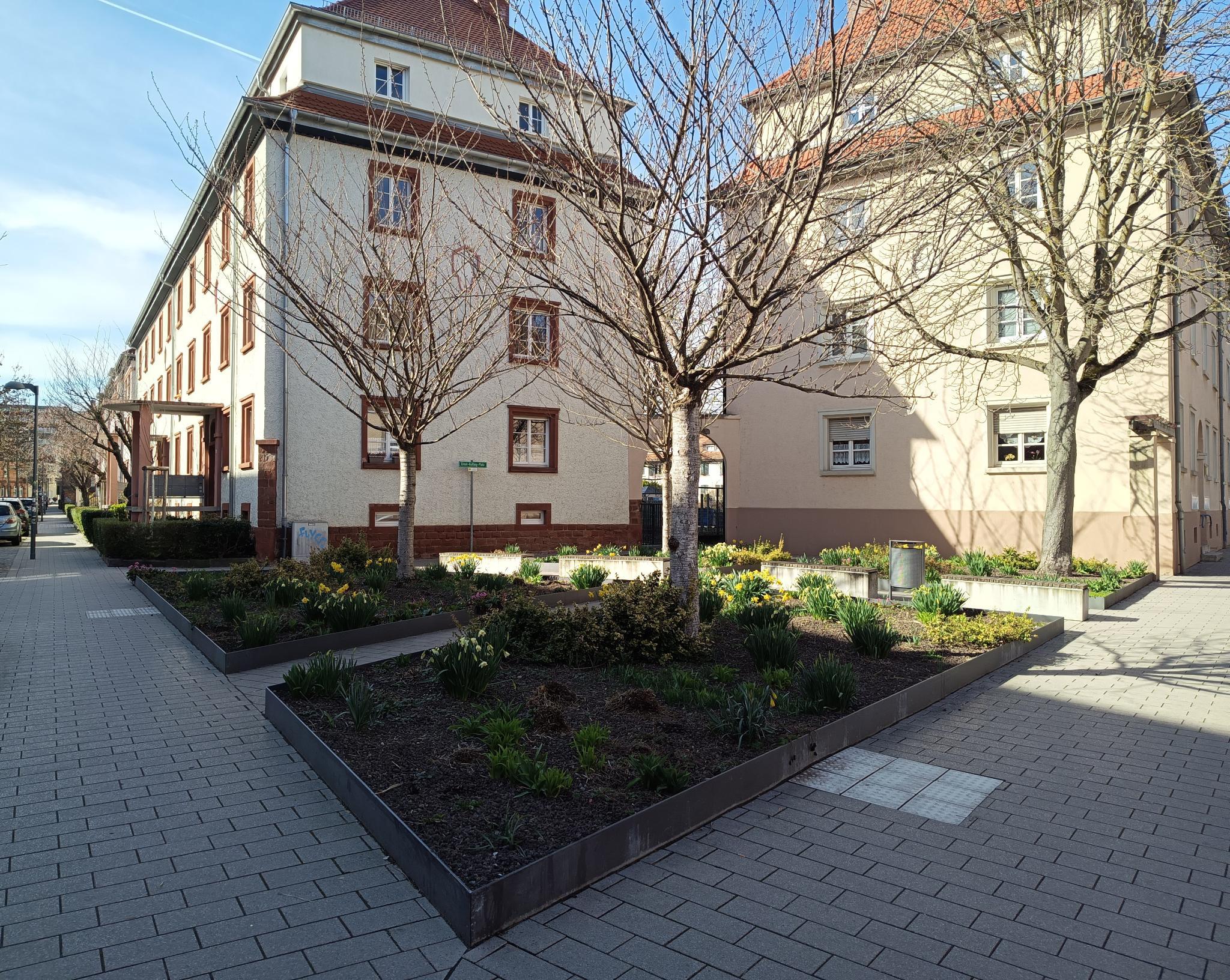 Datei:Ernst-Gutting-Platz Landau 2.jpeg