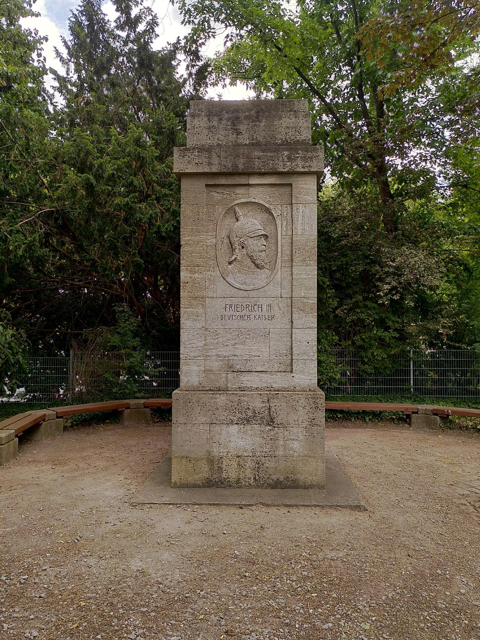 Datei:Landau Denkmal Deutsch-französischer Krieg 1.jpeg
