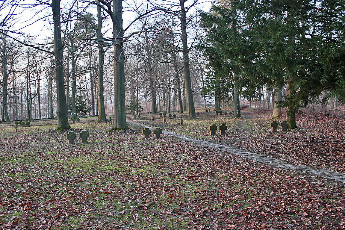Datei:HD-Ehrenfriedhof-Graeber-02.jpg