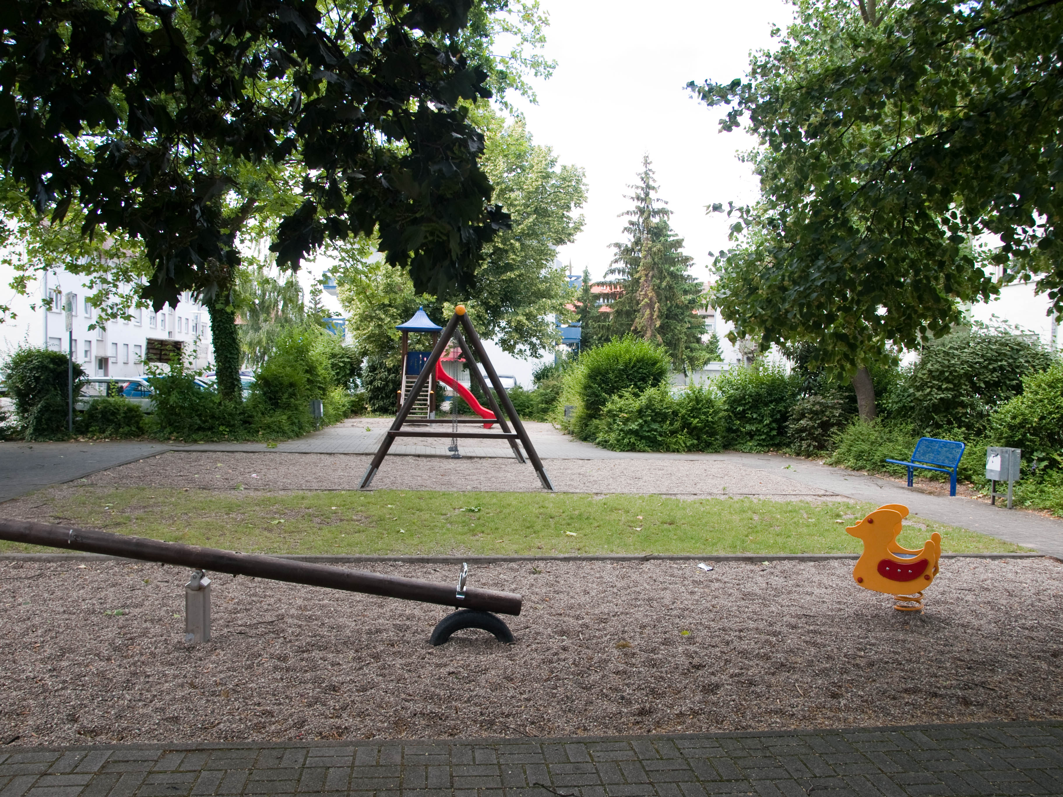 Datei:Spielplatz Berliner Platz Schwetzingen-4.jpg