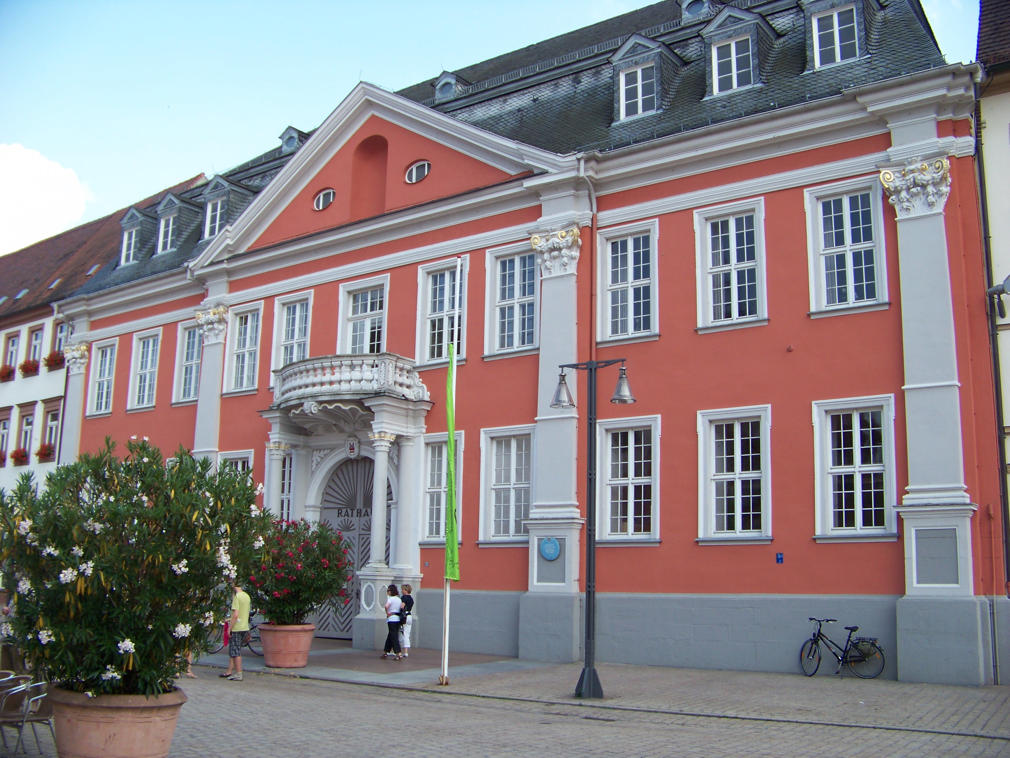 Datei:Speyer Maximilianstraße Rathaus.JPG