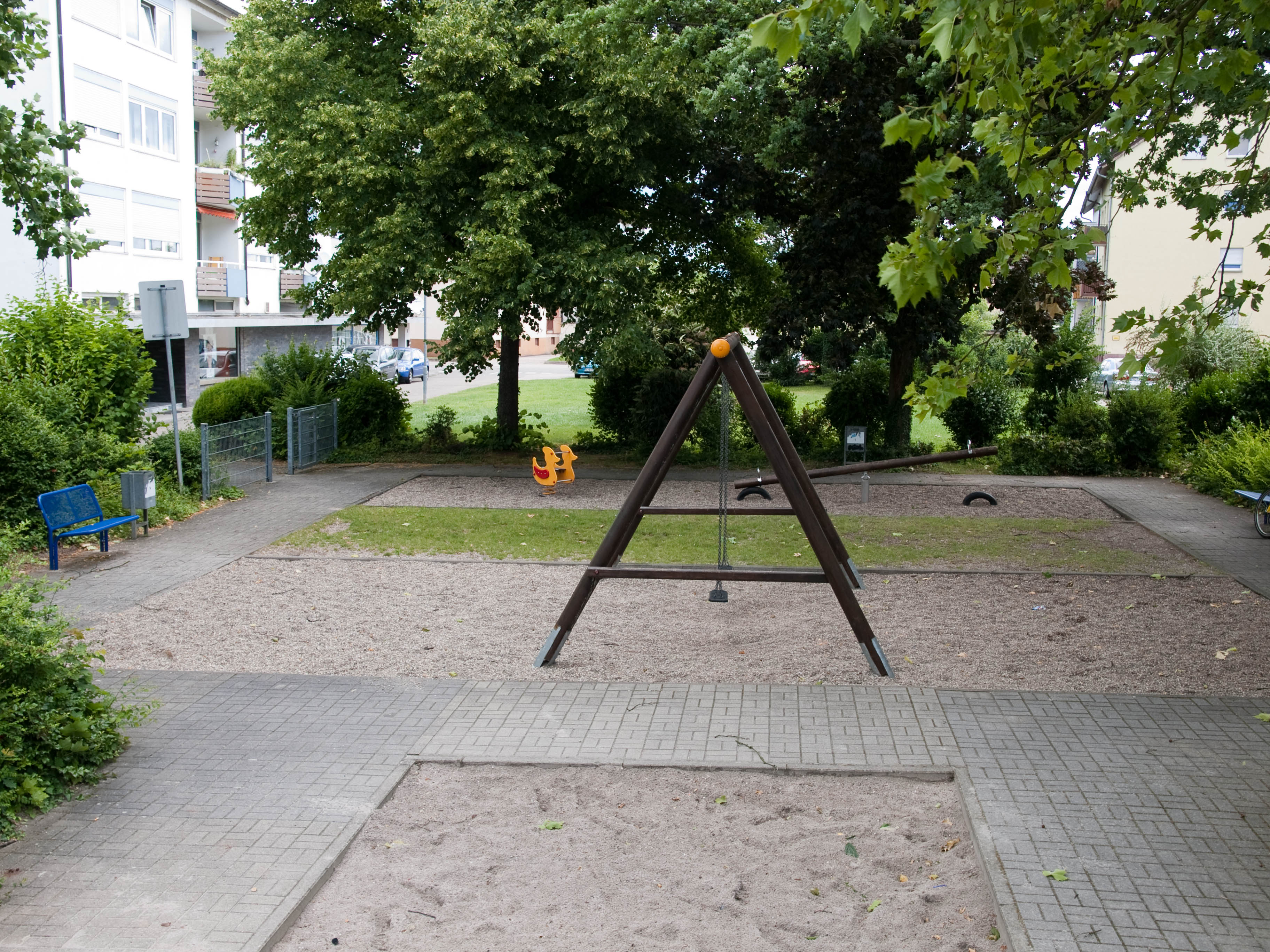 Datei:Spielplatz Berliner Platz Schwetzingen-2.jpg