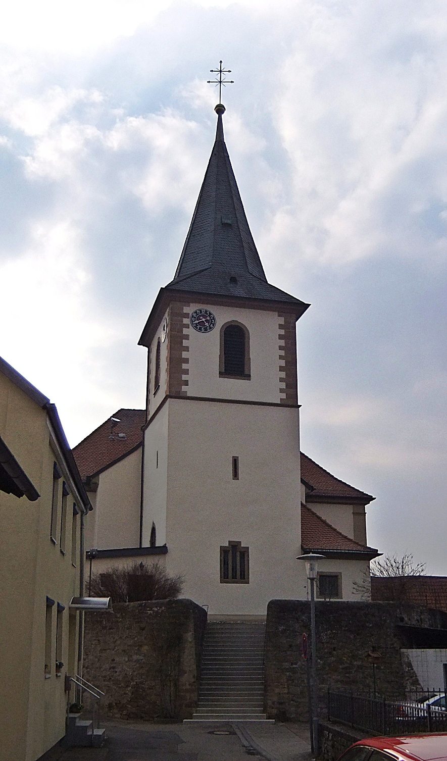 Datei:Heilig-Kreuz-Kirche Balzfeld.JPG