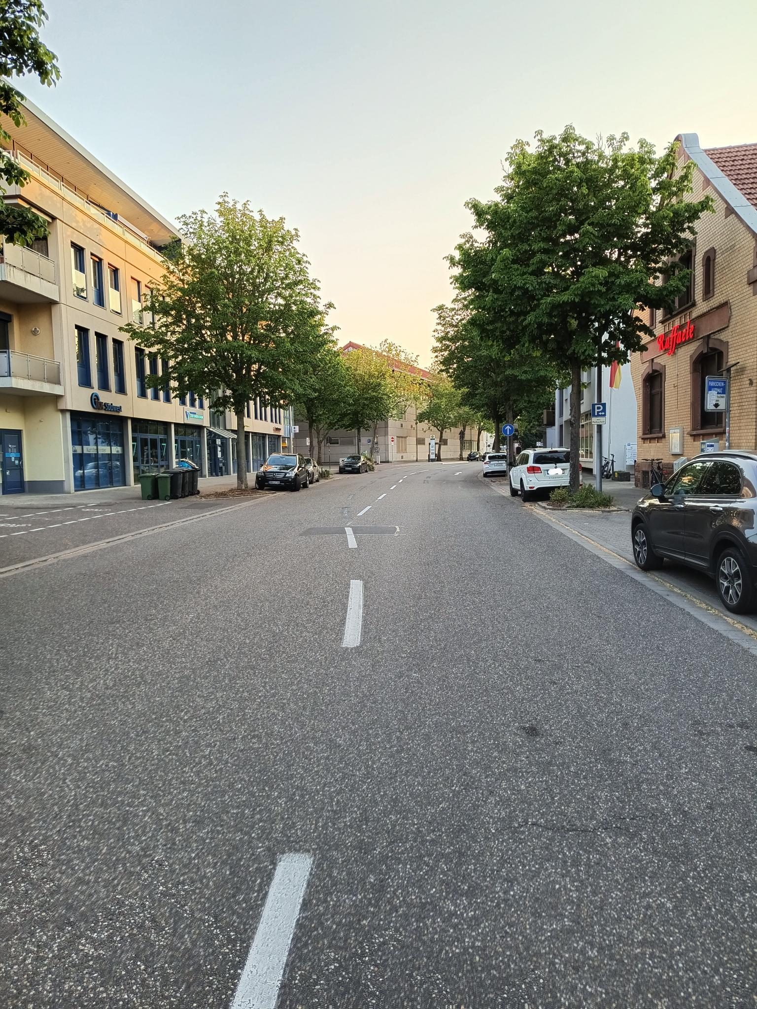 Datei:Industriestraße Landau 1.jpeg