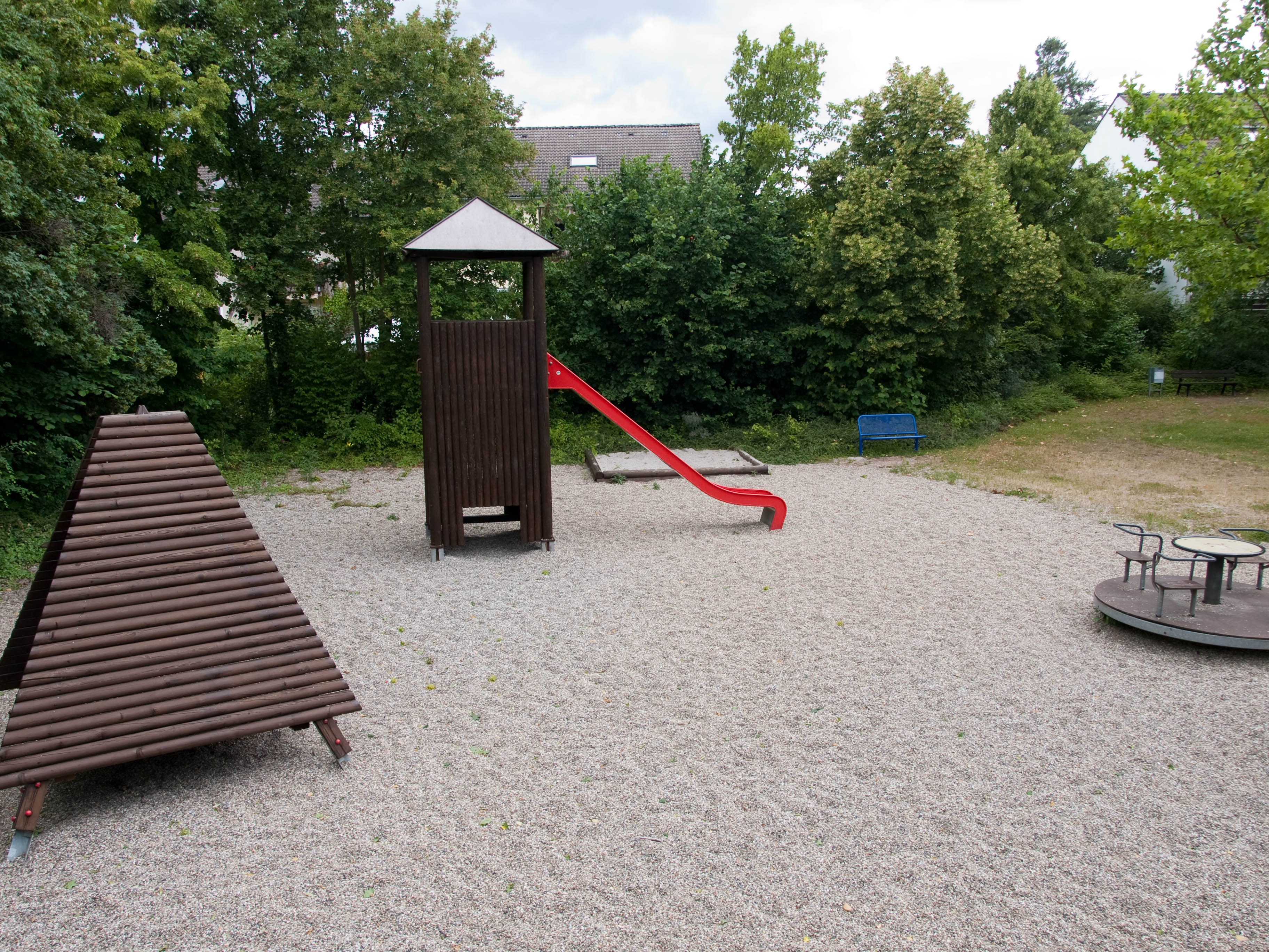 Datei:Spielplatz Arionweg Schwetzingen-8.jpg