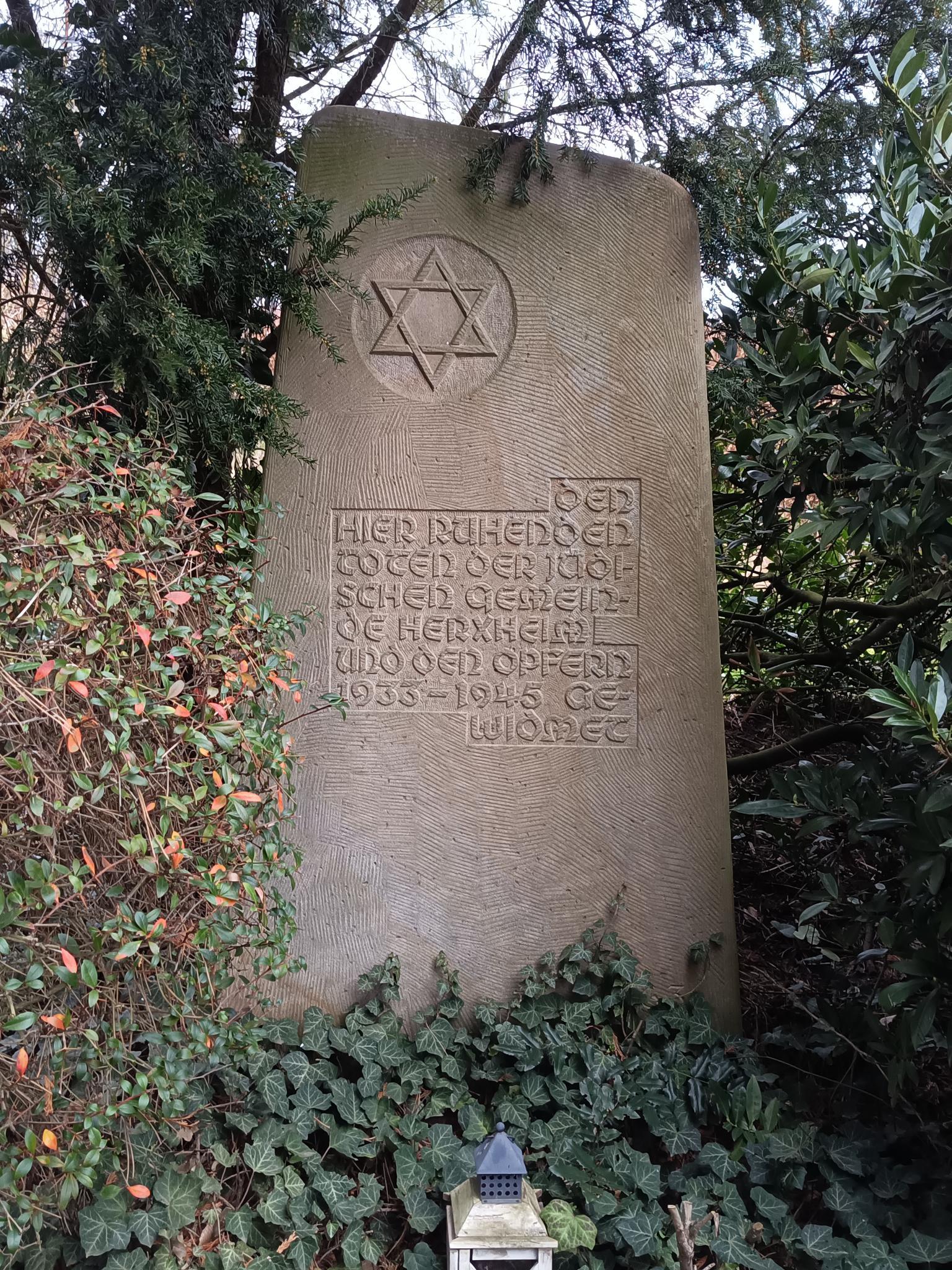 Datei:Jüdischer Friedhof Herxheim 3.jpeg